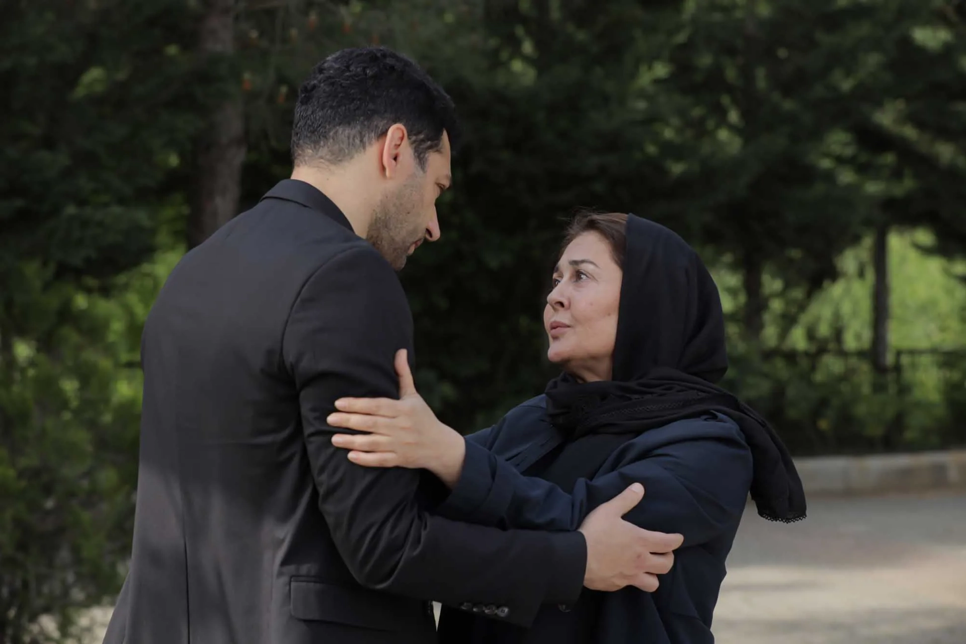 Murat Yildirim and Ebru Nil Aydin in The Shadow Team (2021)