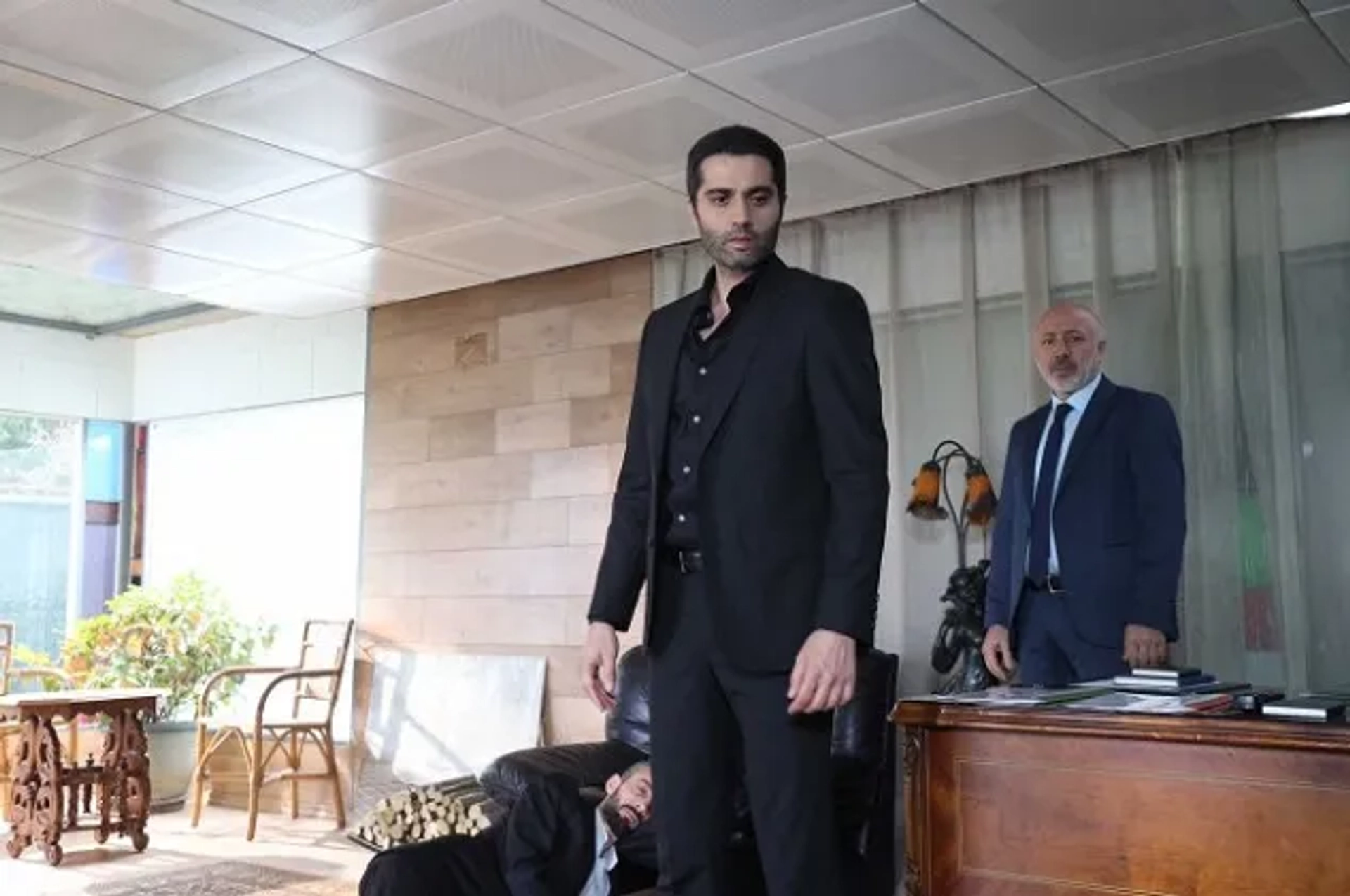 Yunus Emre Yildirimer in The Shadow Team (2021)