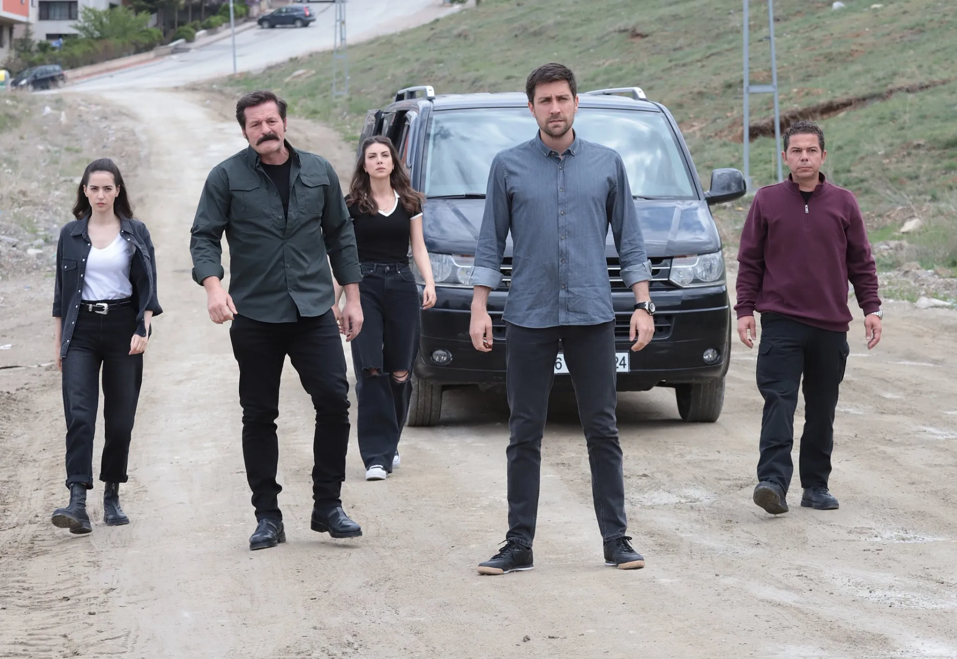 Nihat Altinkaya, Deniz Baysal, Caglar Ertugrul, and Ezgi Senler in The Shadow Team (2021)