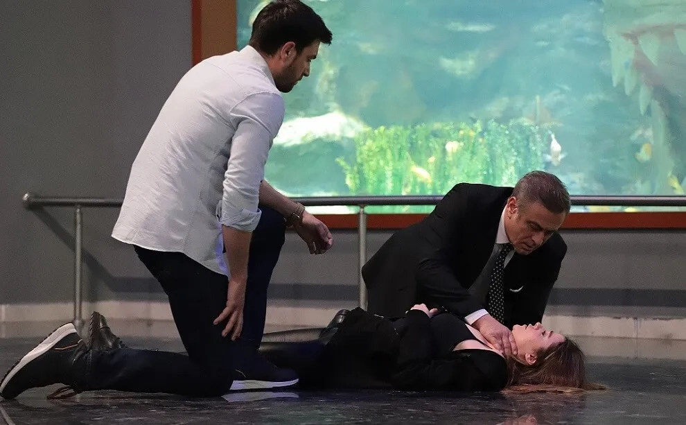 Turgut Tuncalp and Caglar Ertugrul in The Shadow Team (2021)