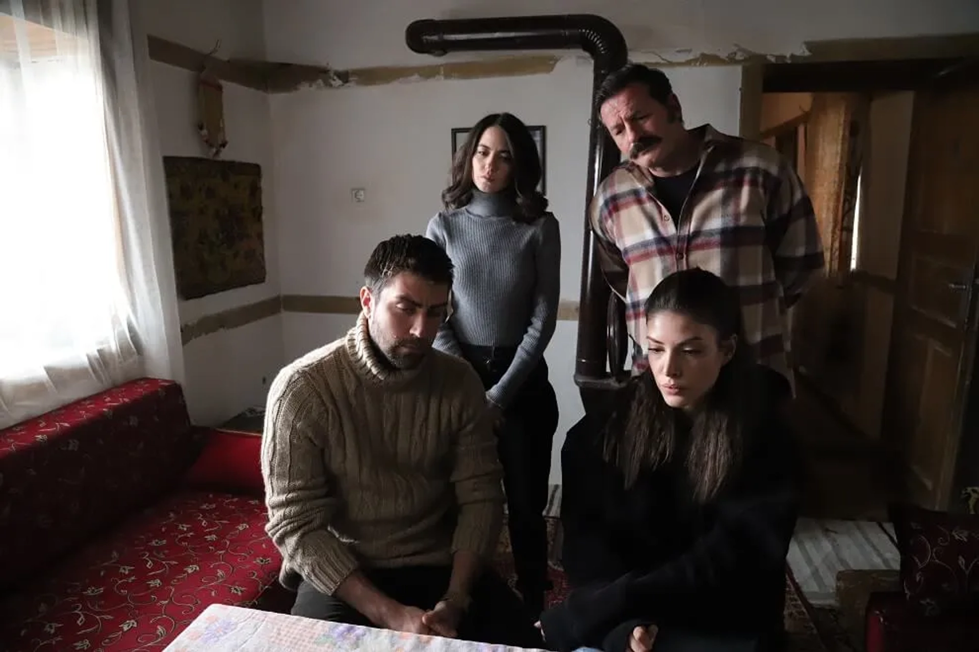 Nihat Altinkaya, Deniz Baysal, Caglar Ertugrul, and Ezgi Senler in The Shadow Team (2021)