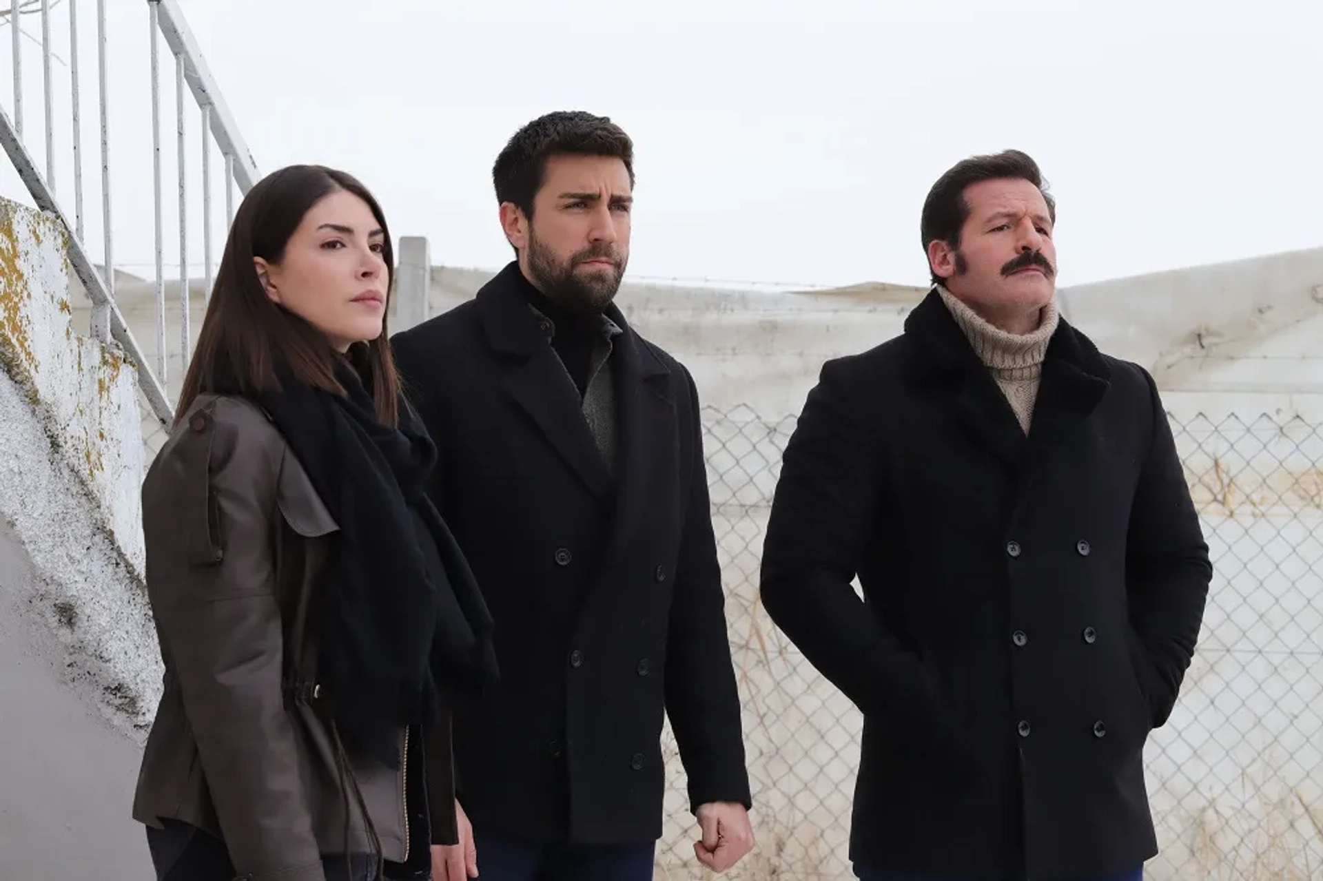 Nihat Altinkaya, Deniz Baysal, and Caglar Ertugrul in The Shadow Team (2021)