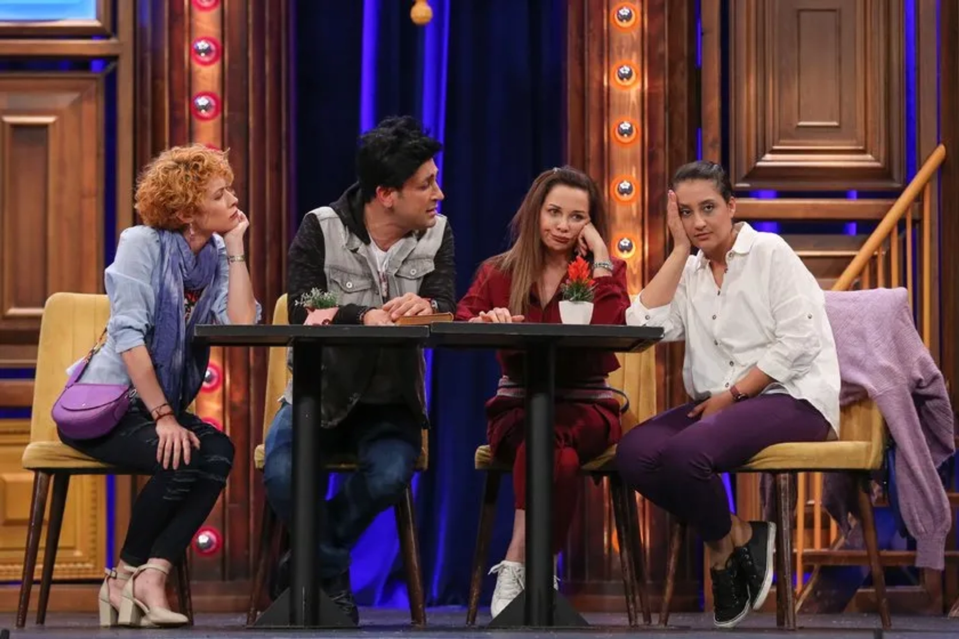 Evrim Akin, Sinan Çaliskanoglu, Açelya Topaloglu, and Ecem Erkek in Güldür Güldür Show: 215. Bolum (2019)