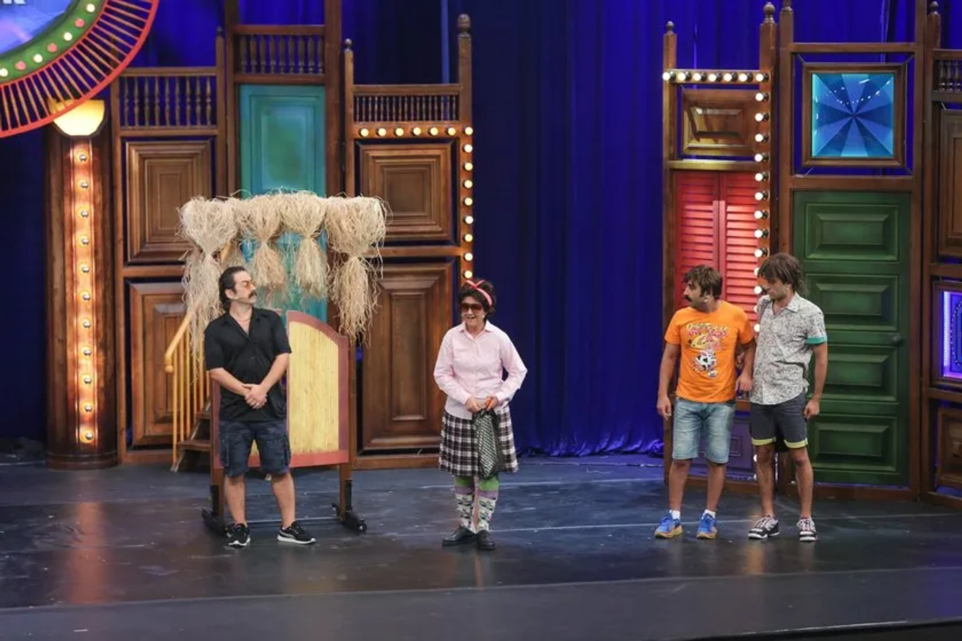 Ünal Yeter, Berkay Tulumbaci, Onur Buldu, and Ecem Erkek in Güldür Güldür Show: 211. Bolum (2019)