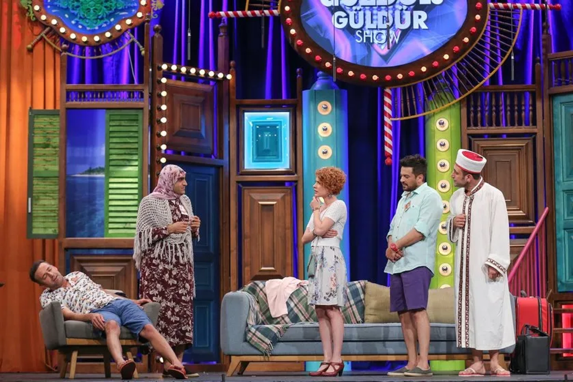 Emre Altug, Alper Kul, Sinan Çaliskanoglu, Açelya Topaloglu, and Aziz Aslan in Güldür Güldür Show: 208. Bolum Sezon Finali (2019)