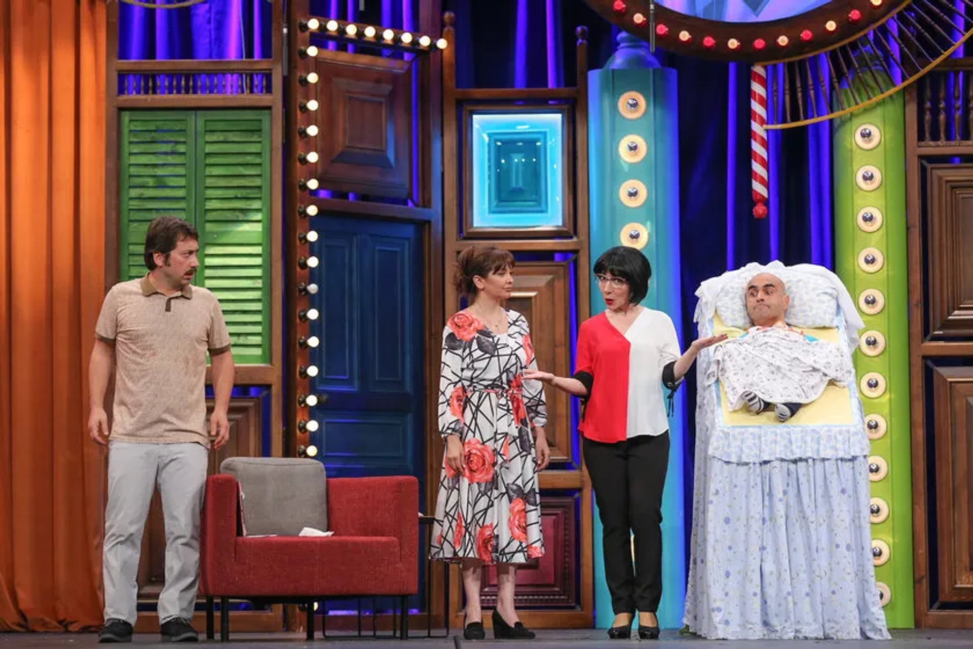 Evrim Akin, Alper Kul, Ünal Yeter, and Meltem Yilmazkaya in Güldür Güldür Show: 207. Bolum (2019)