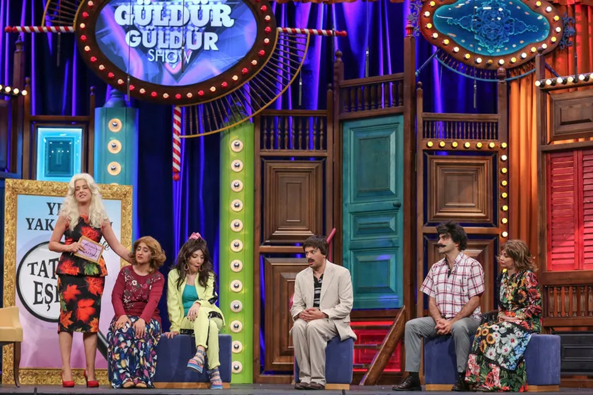 Emre Altug, Evrim Akin, Doga Rutkay, Alper Kul, Meltem Yilmazkaya, and Ecem Erkek in Güldür Güldür Show: 205. Bolum (2019)