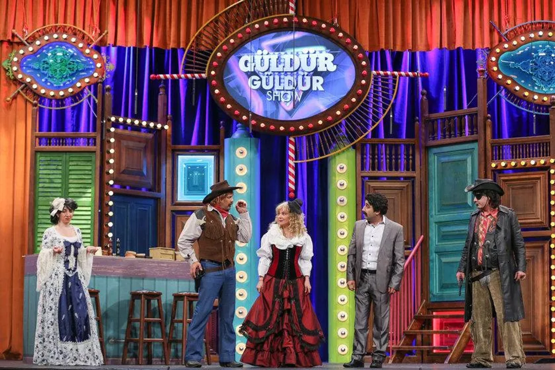 Emre Altug, Evrim Akin, Mahir Ipek, Meltem Yilmazkaya, and Onur Buldu in Güldür Güldür Show: 204. Bolum (2019)