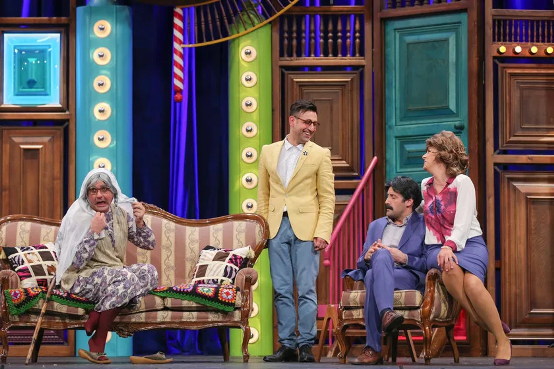 Doga Rutkay, Mahir Ipek, Sinan Çaliskanoglu, and Aziz Aslan in Güldür Güldür Show: 203. Bolum (2019)