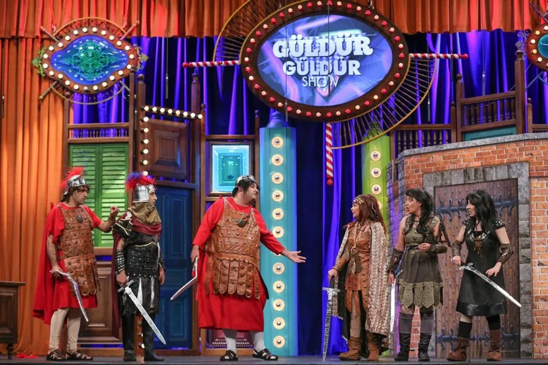 Evrim Akin, Alper Kul, Meltem Yilmazkaya, Onur Buldu, Onur Atilla, and Ecem Erkek in Güldür Güldür Show: 202. Bolum (2019)