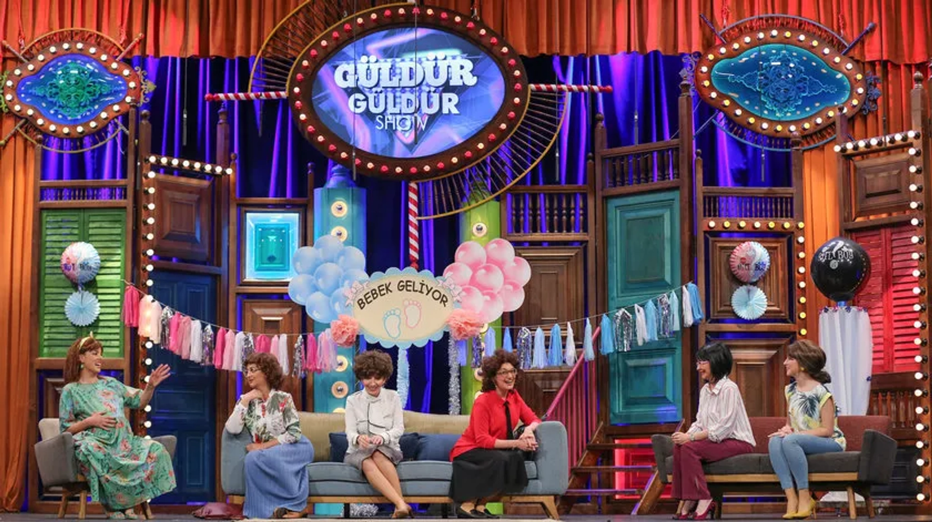 Evrim Akin, Doga Rutkay, Meltem Yilmazkaya, Aycan Koptur, and Ecem Erkek in Güldür Güldür Show: 201. Bolum (2019)