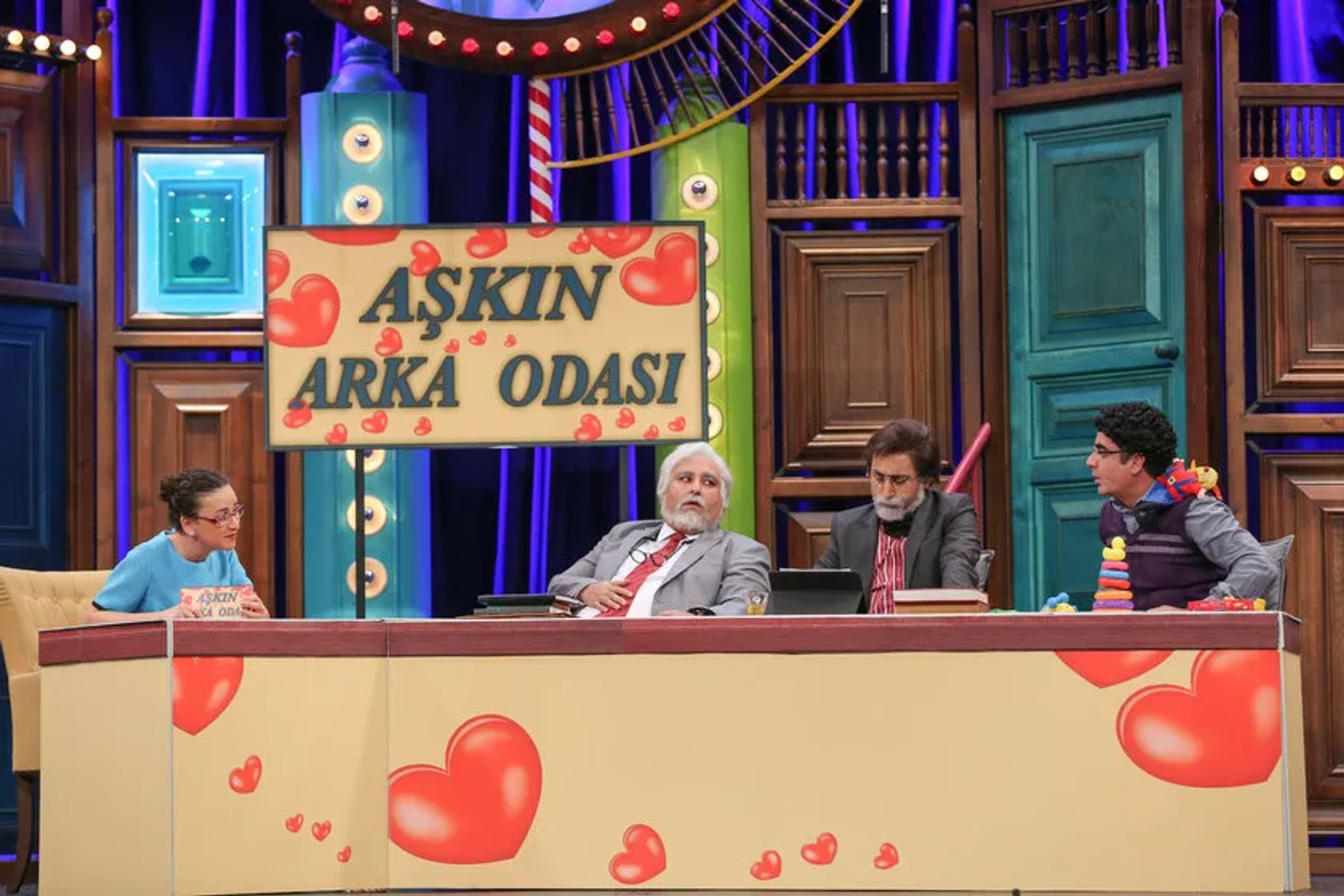 Simge Günsan, Mahir Ipek, Onur Buldu, and Onur Atilla in Güldür Güldür Show: 201. Bolum (2019)