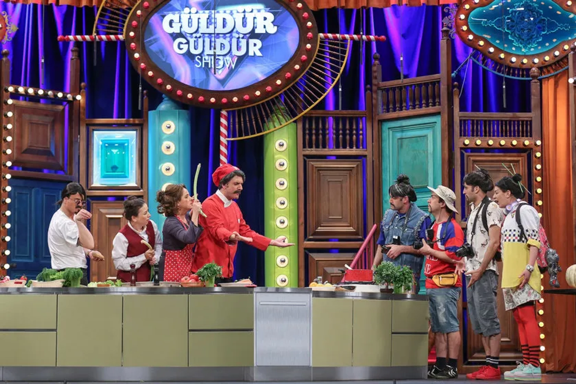 Doga Rutkay, Sinan Çaliskanoglu, Ünal Yeter, Ugur Bilgin, Aziz Aslan, and Burak Topaloglu in Güldür Güldür Show: 199. Bolum (2019)