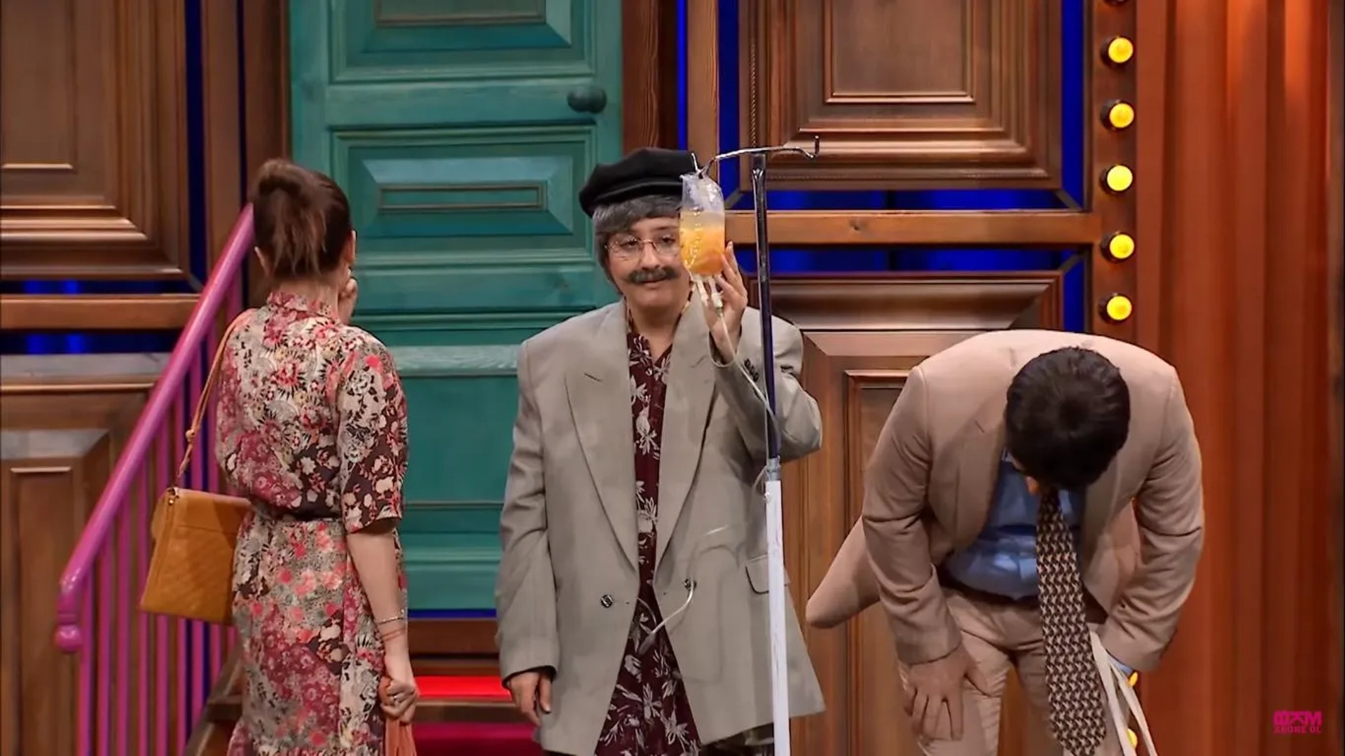 Mahir Ipek and Ecem Erkek in Güldür Güldür Show: 198. Bolum (2019)