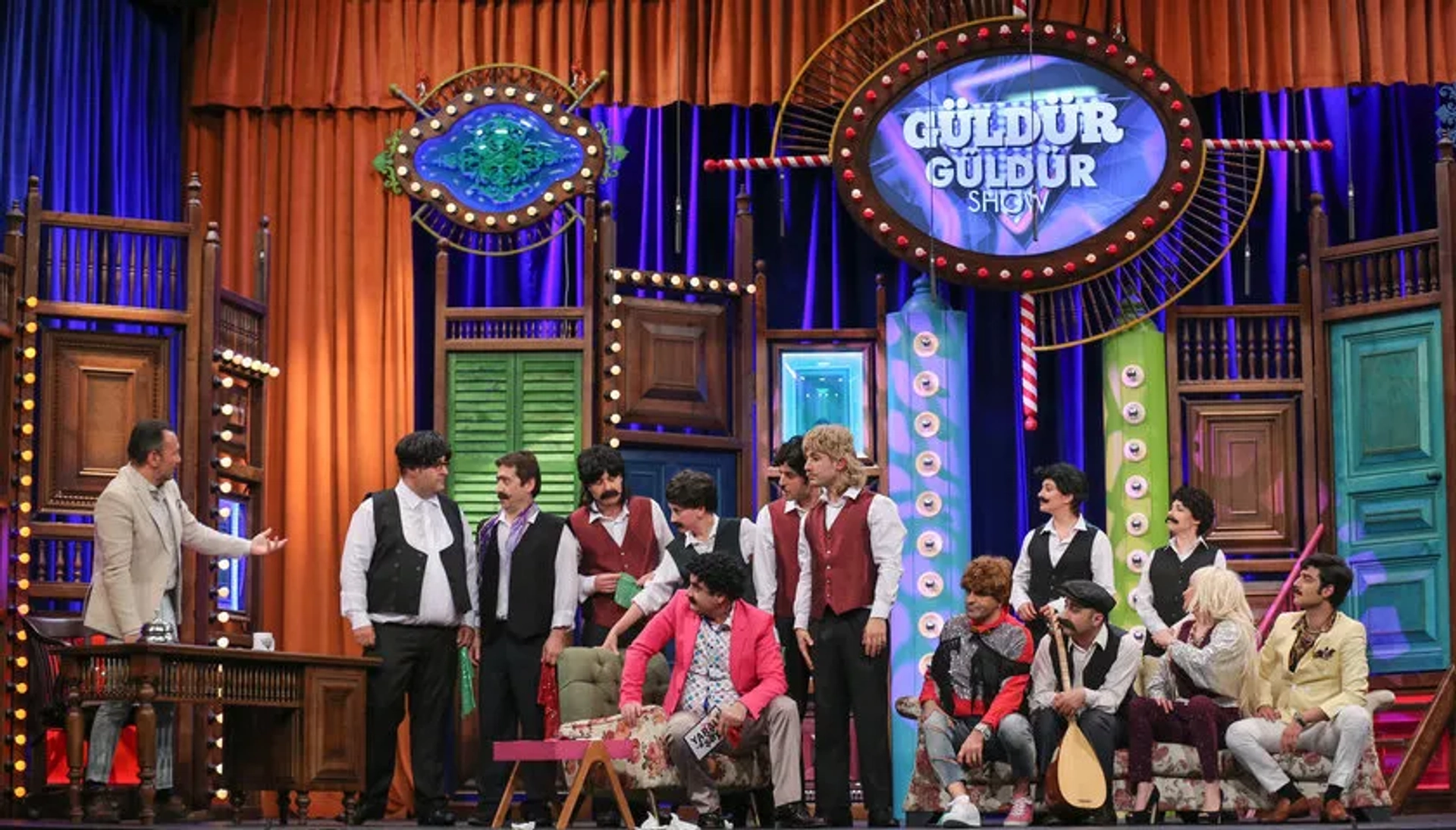 Ali Sunal, Evrim Akin, Mahir Ipek, Alper Kul, Sinan Çaliskanoglu, Ünal Yeter, Berkay Tulumbaci, Onur Buldu, Burak Topaloglu, Onur Atilla, and Özgün Aydin in Güldür Güldür Show: 197. Bolum (2019)