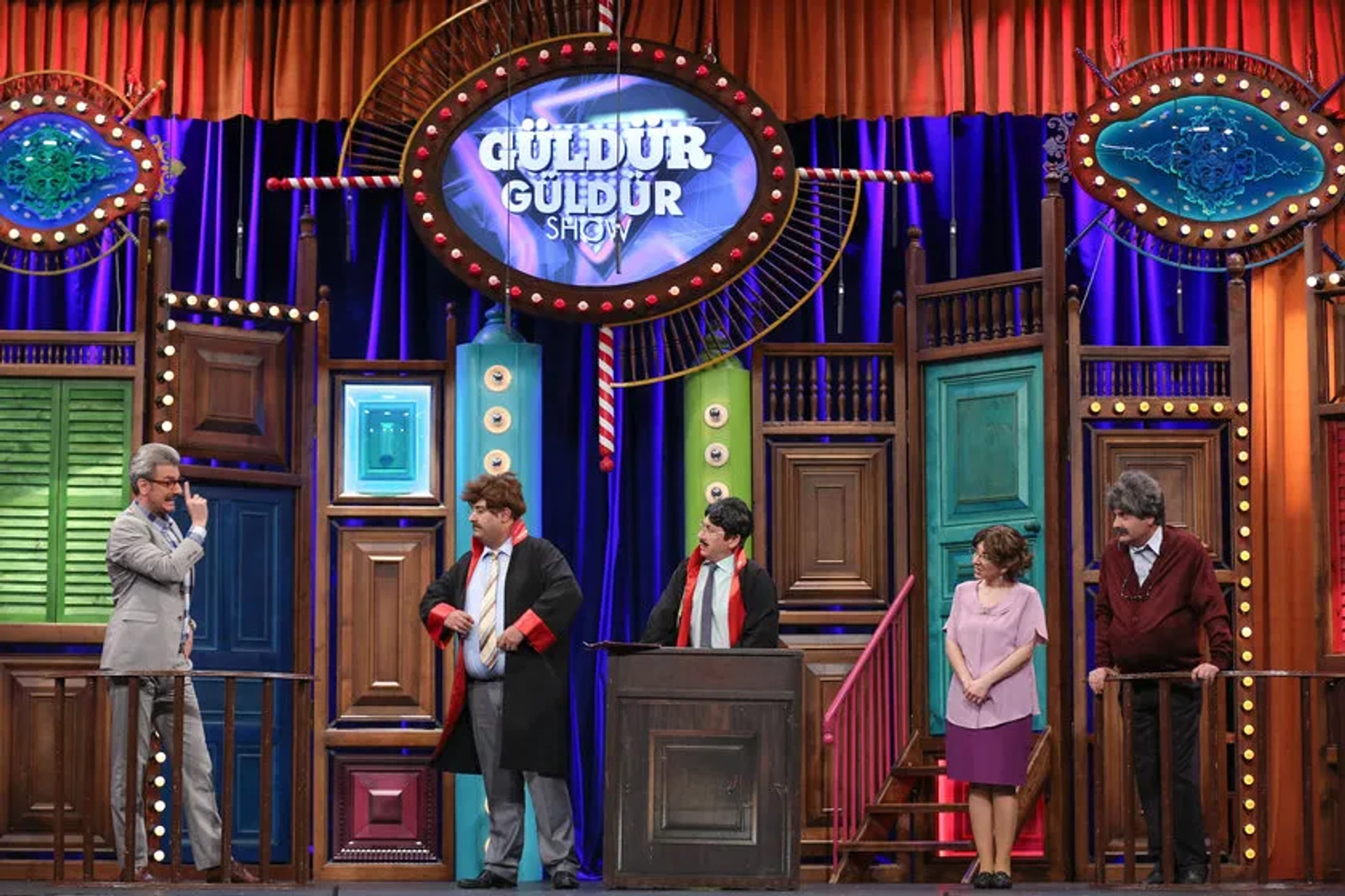 Mahir Ipek, Ünal Yeter, Ugur Bilgin, Meltem Yilmazkaya, and Onur Atilla in Güldür Güldür Show: 197. Bolum (2019)