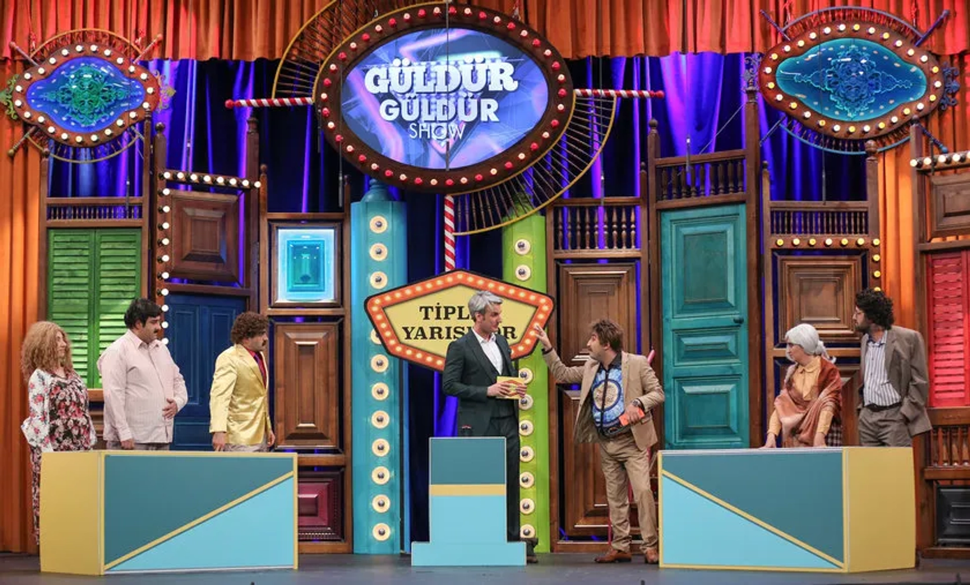 Alper Kul, Ugur Bilgin, Aziz Aslan, Meltem Yilmazkaya, Onur Buldu, Onur Atilla, and Ecem Erkek in Güldür Güldür Show: 196. Bolum (2019)