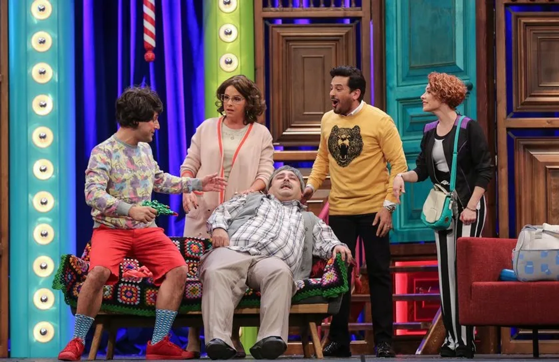 Emre Altug, Doga Rutkay, Sinan Çaliskanoglu, Açelya Topaloglu, and Onur Atilla in Güldür Güldür Show: 195. Bolum (2019)