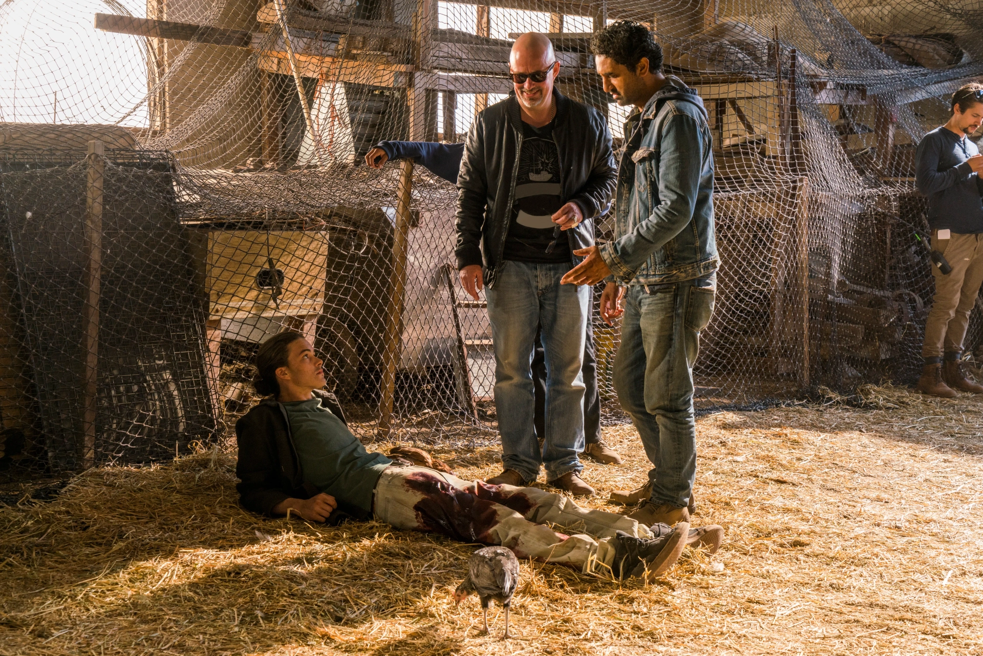 Cliff Curtis and Israel Broussard in Fear the Walking Dead (2015)