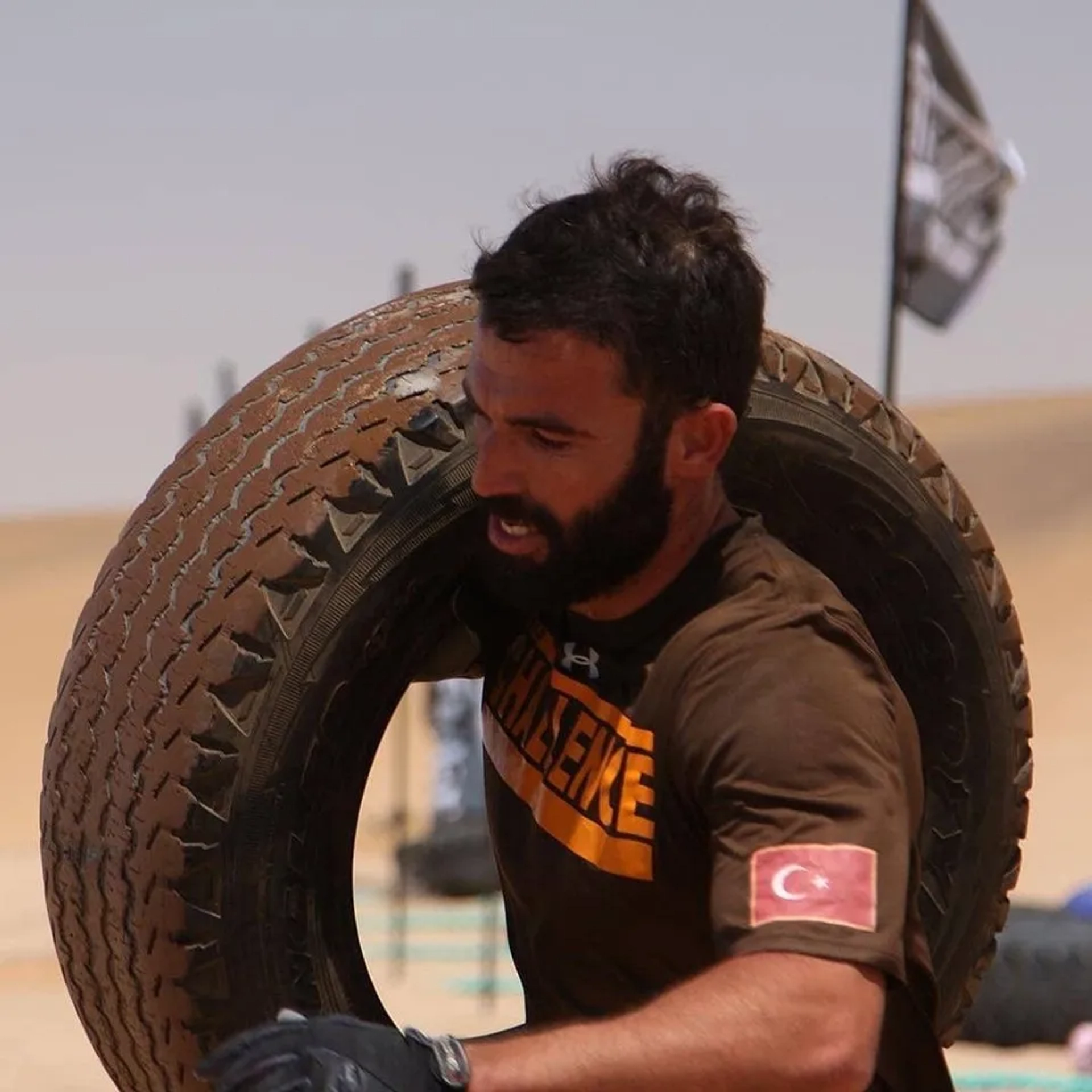 Turabi Çamkiran in The Challenge (1998)