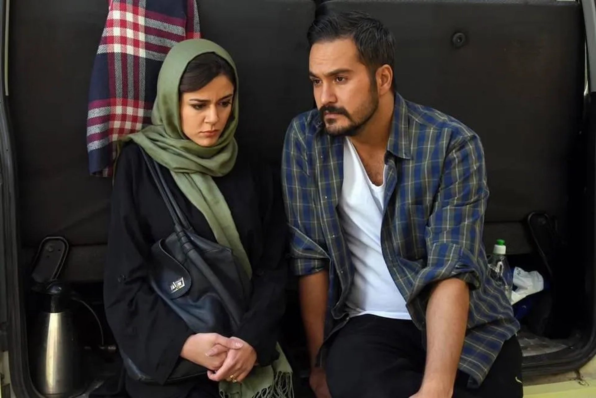 Milad Keymaram and Mahoor Alvand in Untaken Paths (2017)