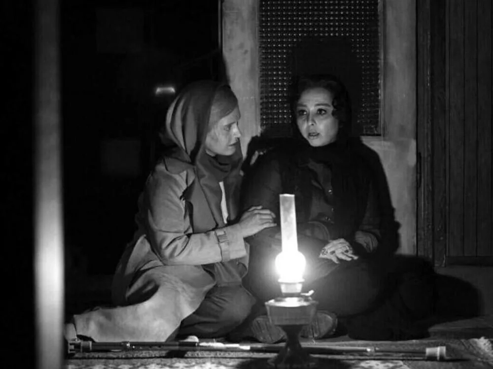 Mahaya Petrossian and Elnaz Shakerdoost in Asphyxia (2017)