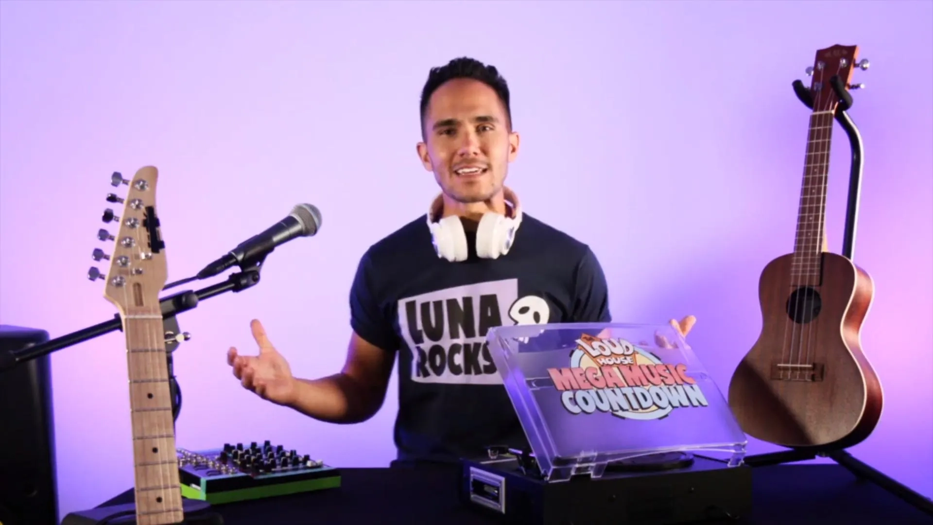 Carlos PenaVega in The Loud House: The Loud House Mega Music Countdown (2021)