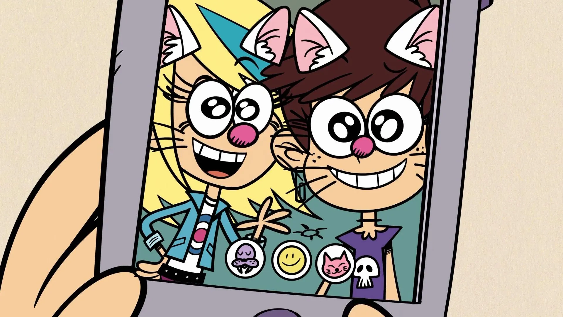 Nika Futterman and Alyson Stoner in The Loud House: Write and Wrong/Purrfect Gig (2020)