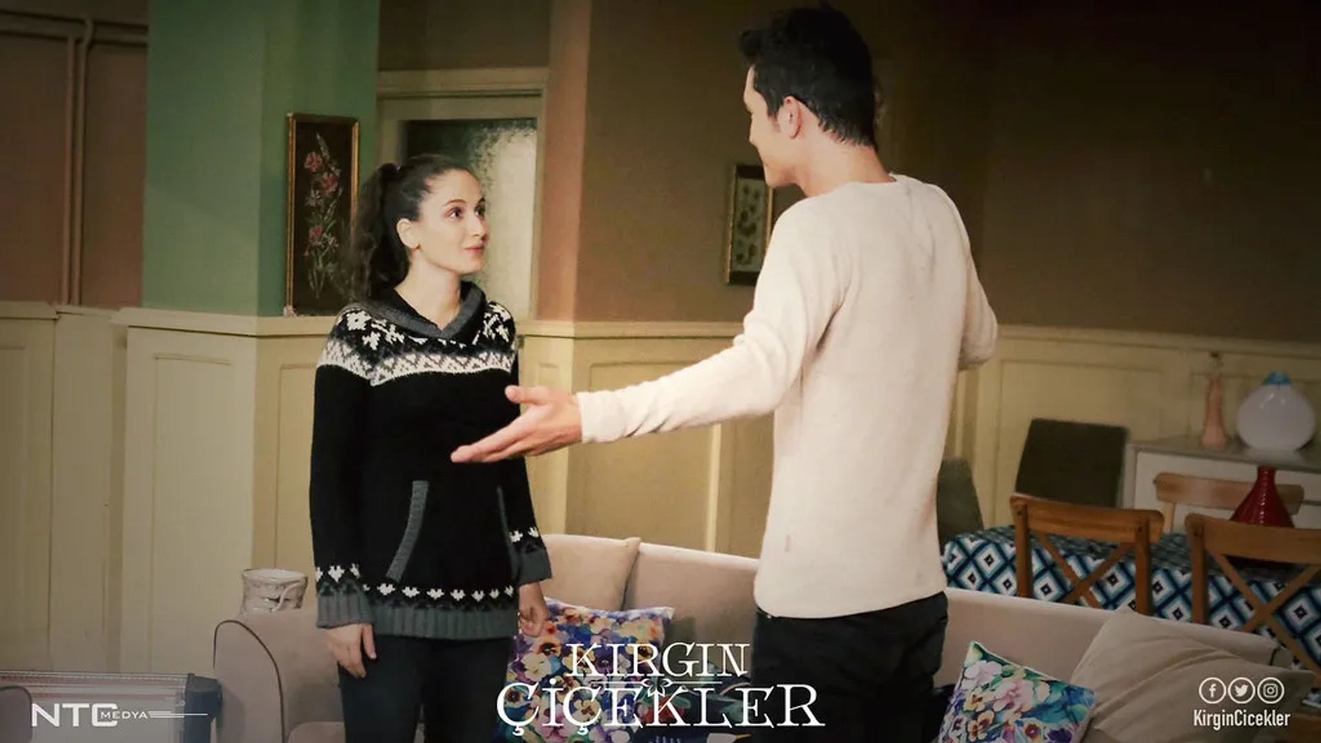 Gökçe Akyildiz and Arif Diren in Orphan Flowers (2015)