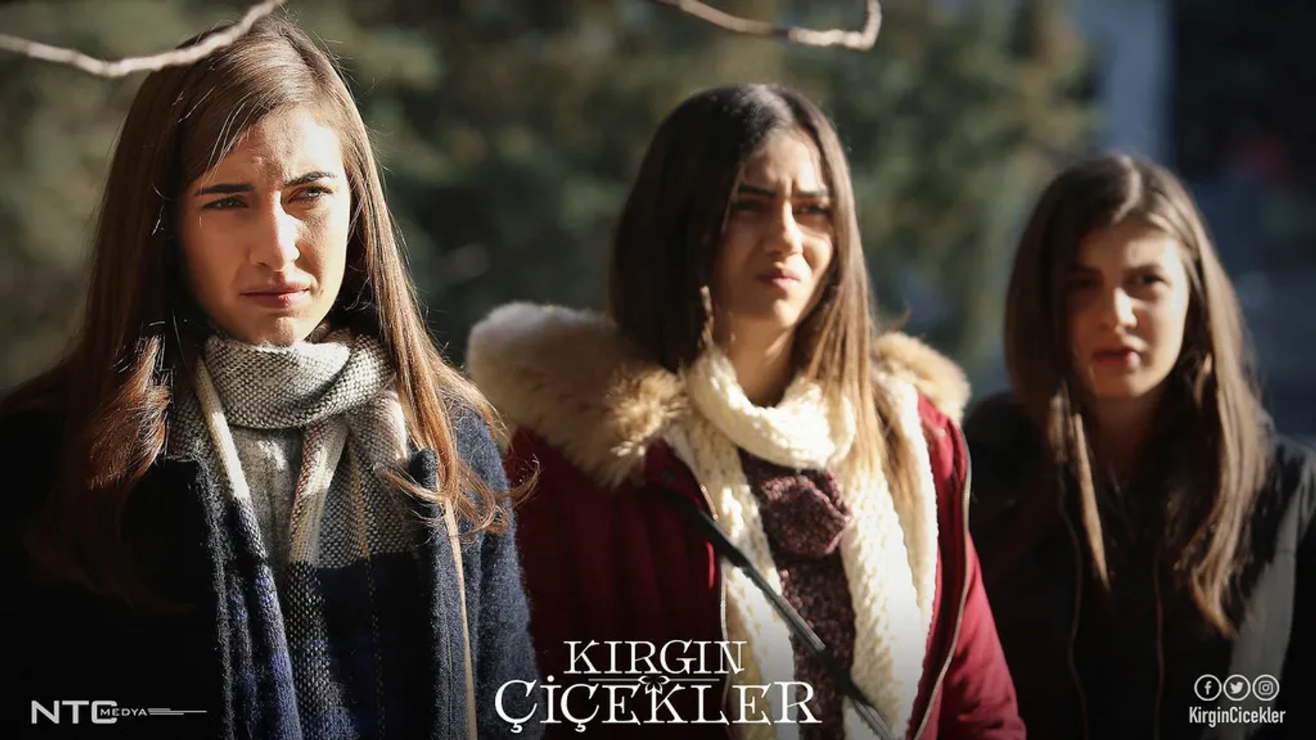 Hazar Motan, Cagla Irmak, and Aleyna Solaker in Orphan Flowers (2015)