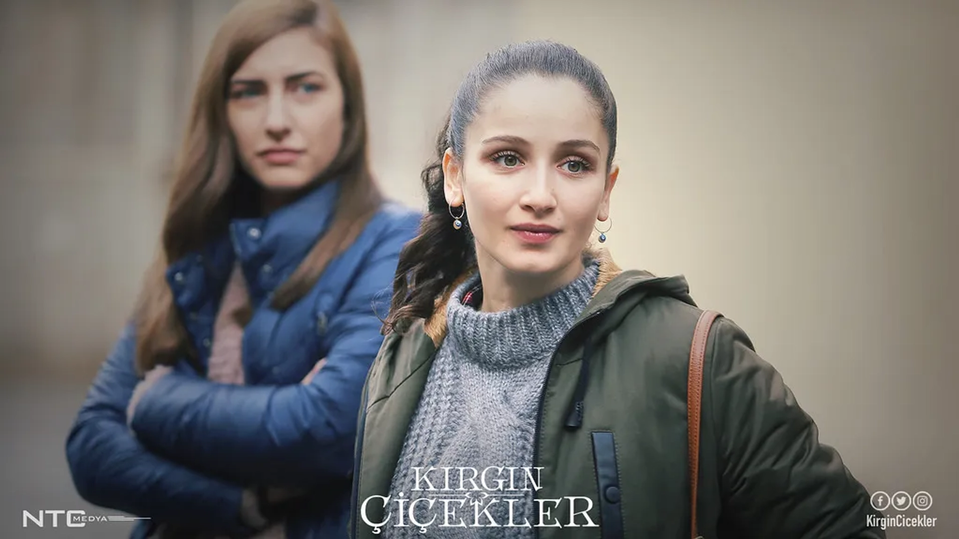 Gökçe Akyildiz and Hazar Motan in Orphan Flowers (2015)