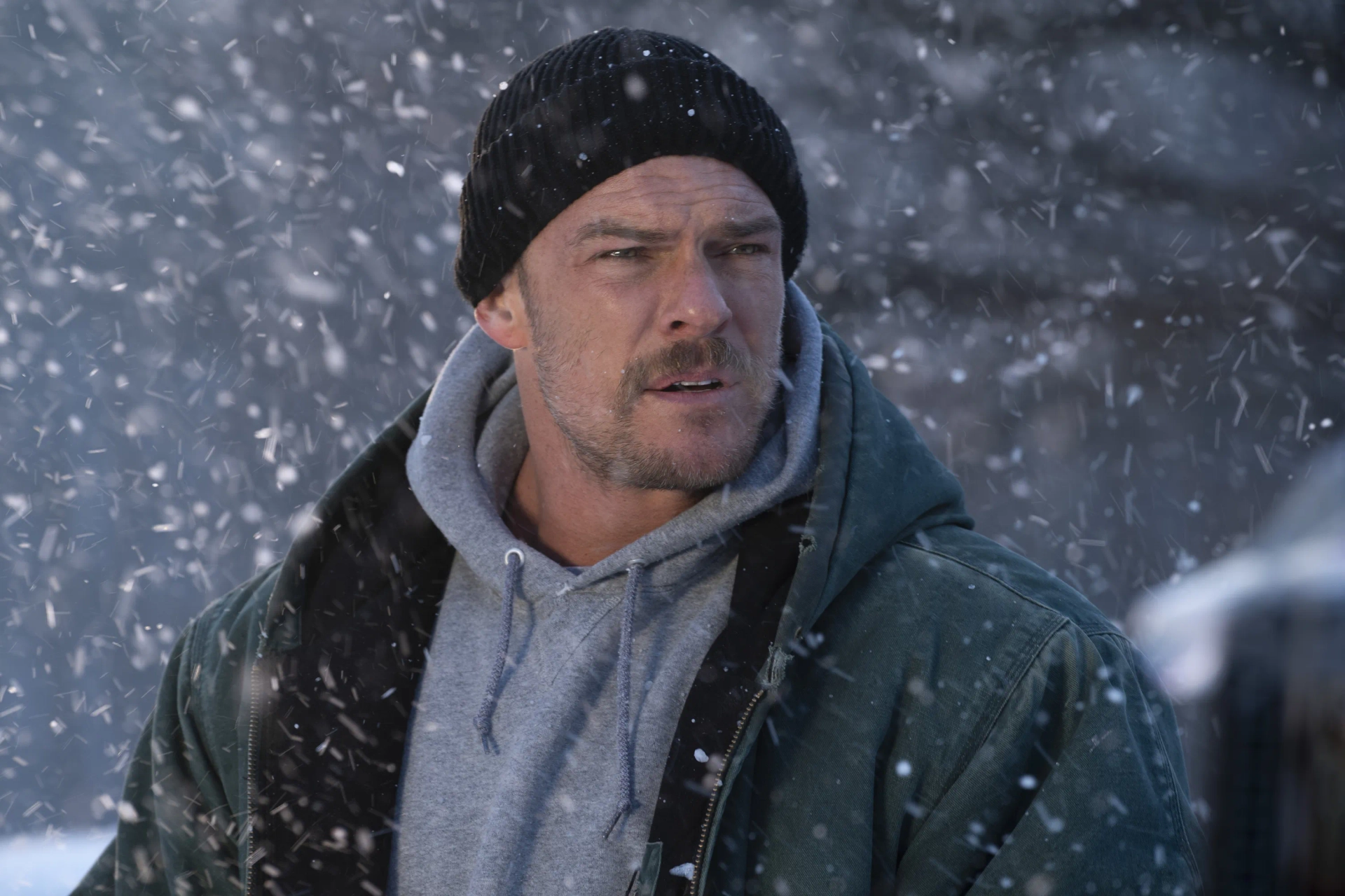 Alan Ritchson in Ordinary Angels (2024)