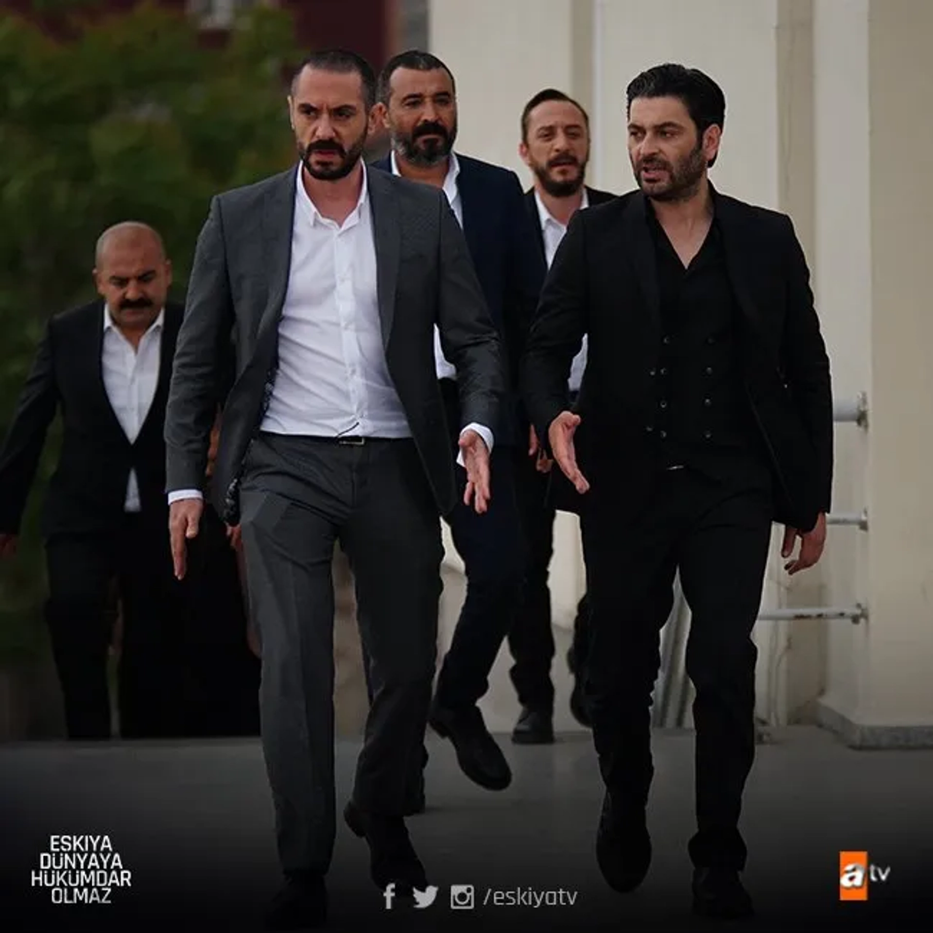 Mustafa Üstündag, Emir Benderlioglu, Hakan Karsak, Ozan Akbaba, and Ömer Kurt in Eskiya Dünyaya Hükümdar Olmaz: 138. Bolum (2019)