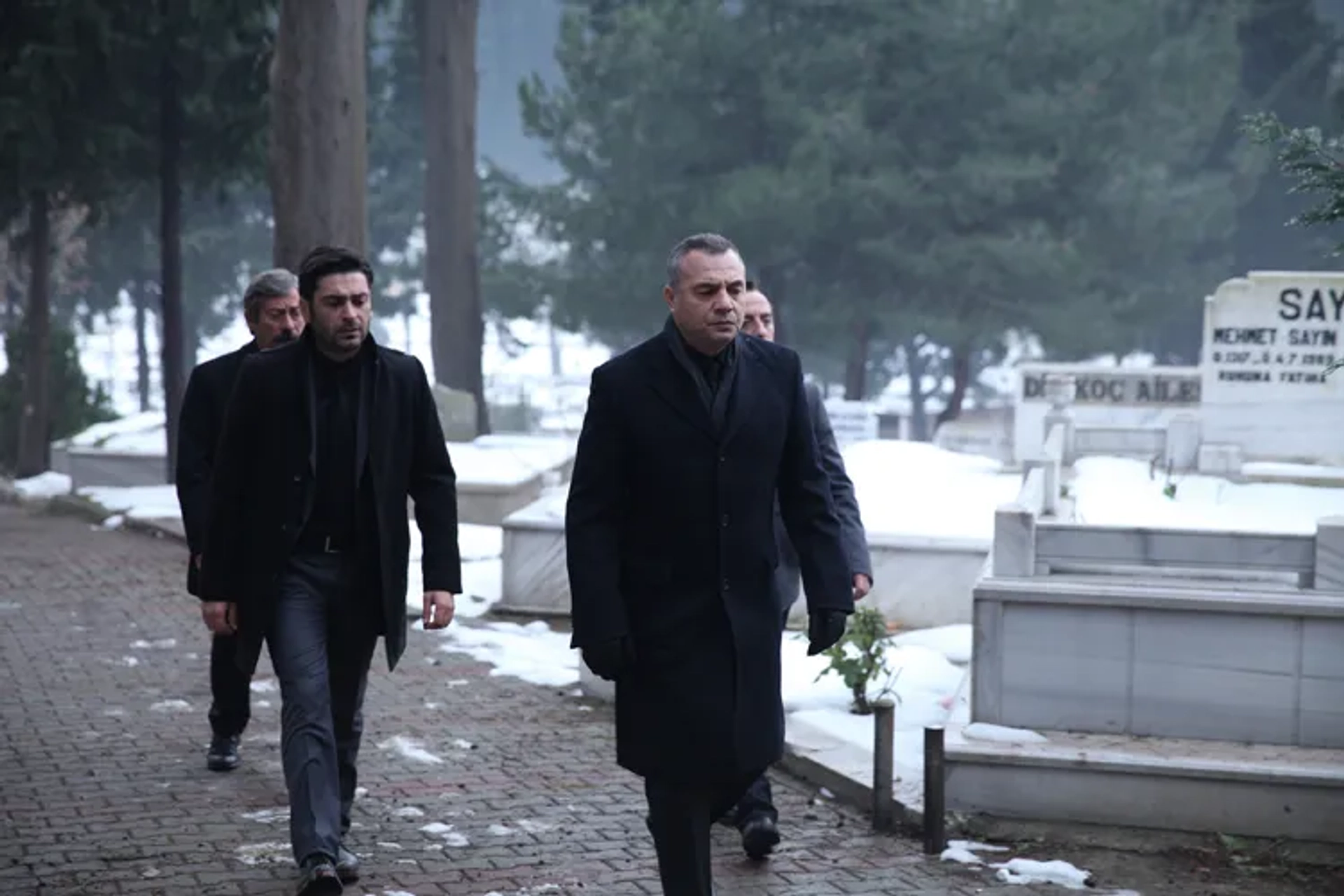 Oktay Kaynarca, Yüksel Arici, Hakan Karsak, and Ozan Akbaba in Eskiya Dünyaya Hükümdar Olmaz (2015)