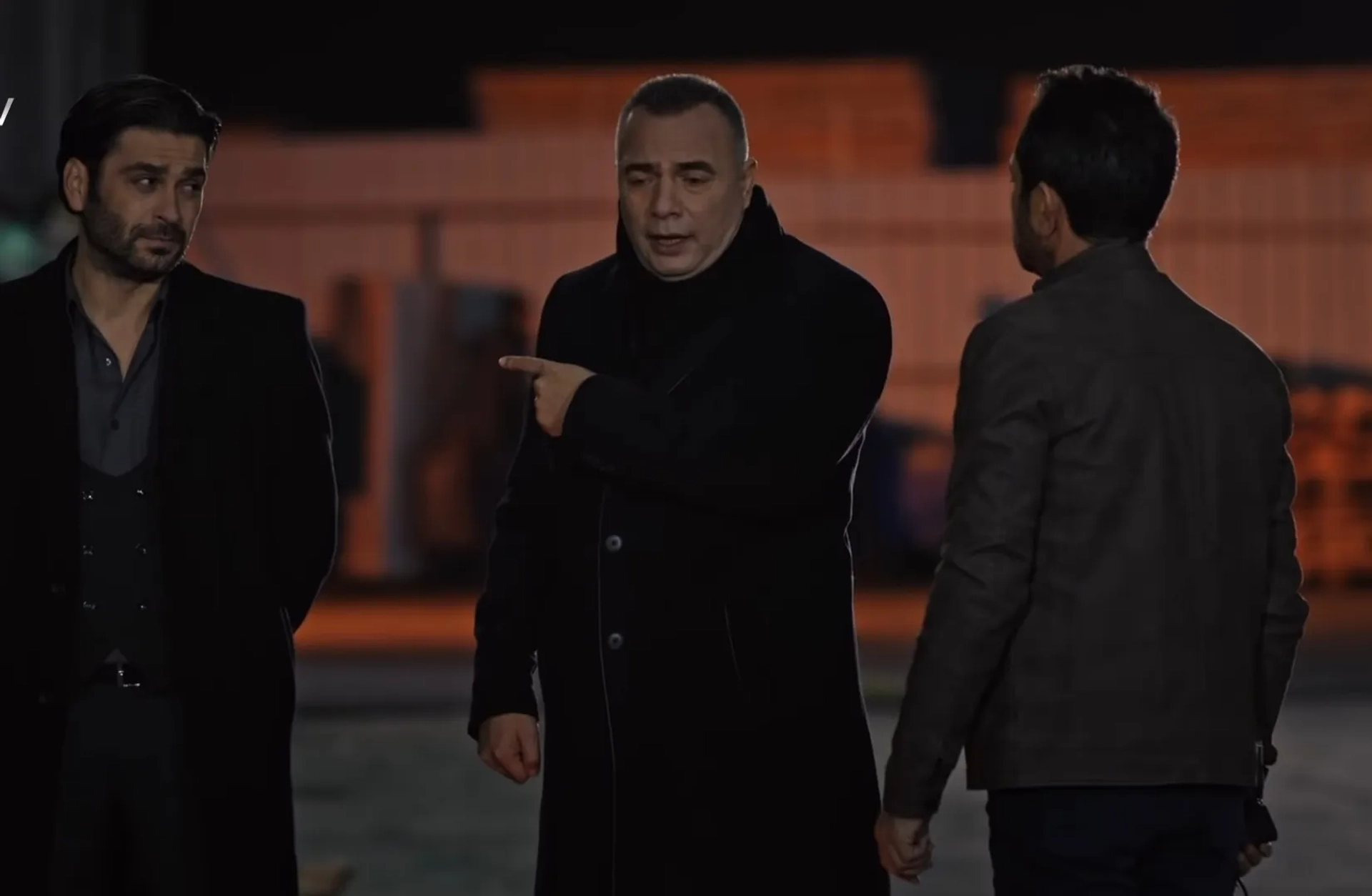 Olgun Simsek, Oktay Kaynarca, and Ozan Akbaba in Eskiya Dünyaya Hükümdar Olmaz (2015)