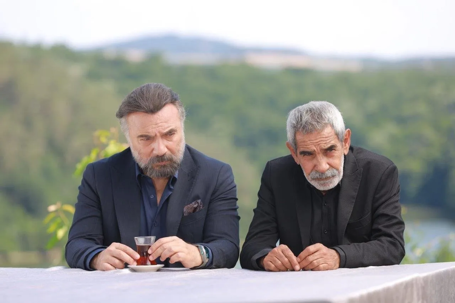 Oktay Kaynarca and Turgay Tanülkü in Eskiya Dünyaya Hükümdar Olmaz: 199. Bolum - Sezon Finali (2021)