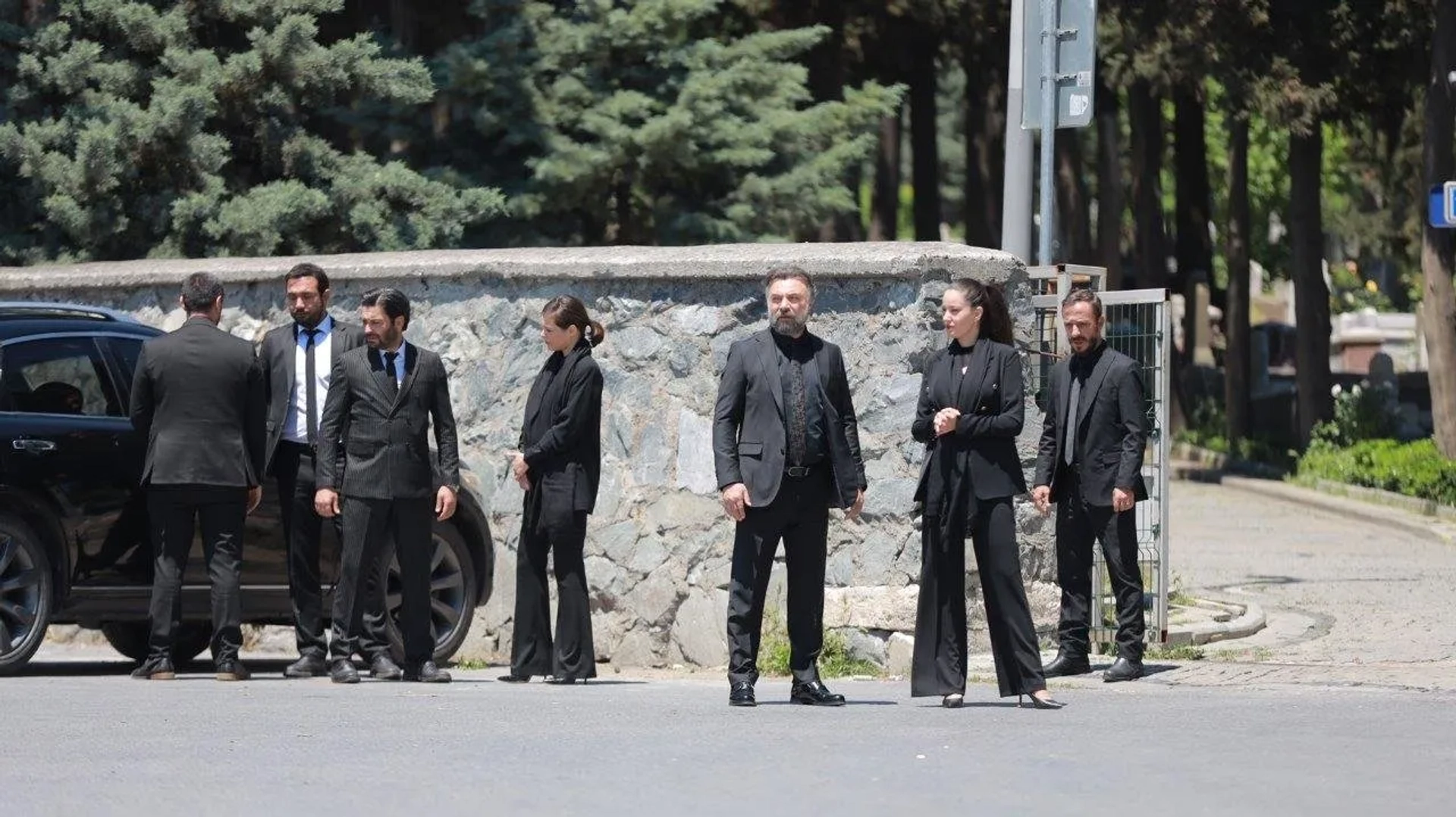 Oktay Kaynarca, Hakan Karsak, Ozan Akbaba, and Pelin Akil in Eskiya Dünyaya Hükümdar Olmaz: 196. Bolum (2021)