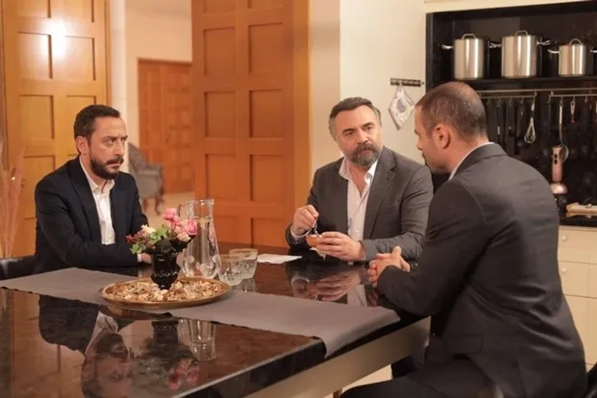 Oktay Kaynarca, Hakan Karsak, and Tevfik Erman Kutlu in Eskiya Dünyaya Hükümdar Olmaz: 181. Bolum (2021)