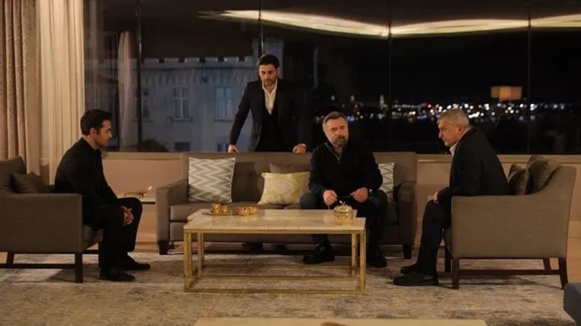 Oktay Kaynarca, Hüseyin Avni Danyal, Ozan Akbaba, and Yalcin Hafizoglu in Eskiya Dünyaya Hükümdar Olmaz: 177. Bolum (2020)