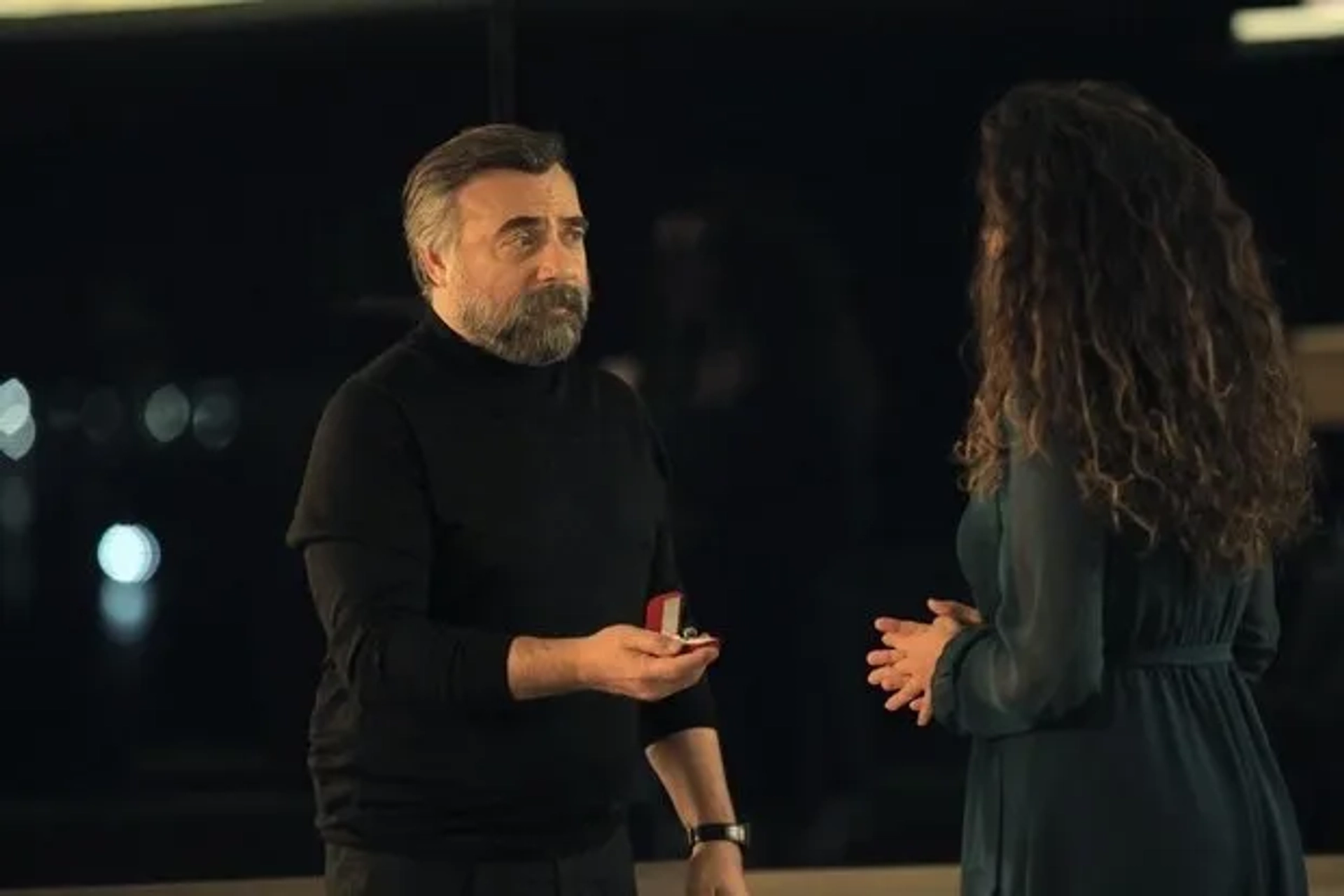 Oktay Kaynarca and Pelin Akil in Eskiya Dünyaya Hükümdar Olmaz: 174. Bolum (2020)