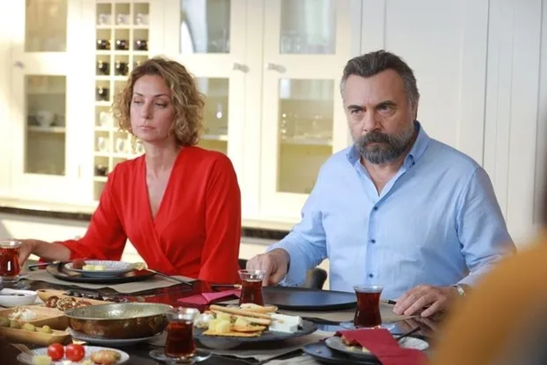 Sanem Çelik and Oktay Kaynarca in Eskiya Dünyaya Hükümdar Olmaz: 169. Bolum (2020)