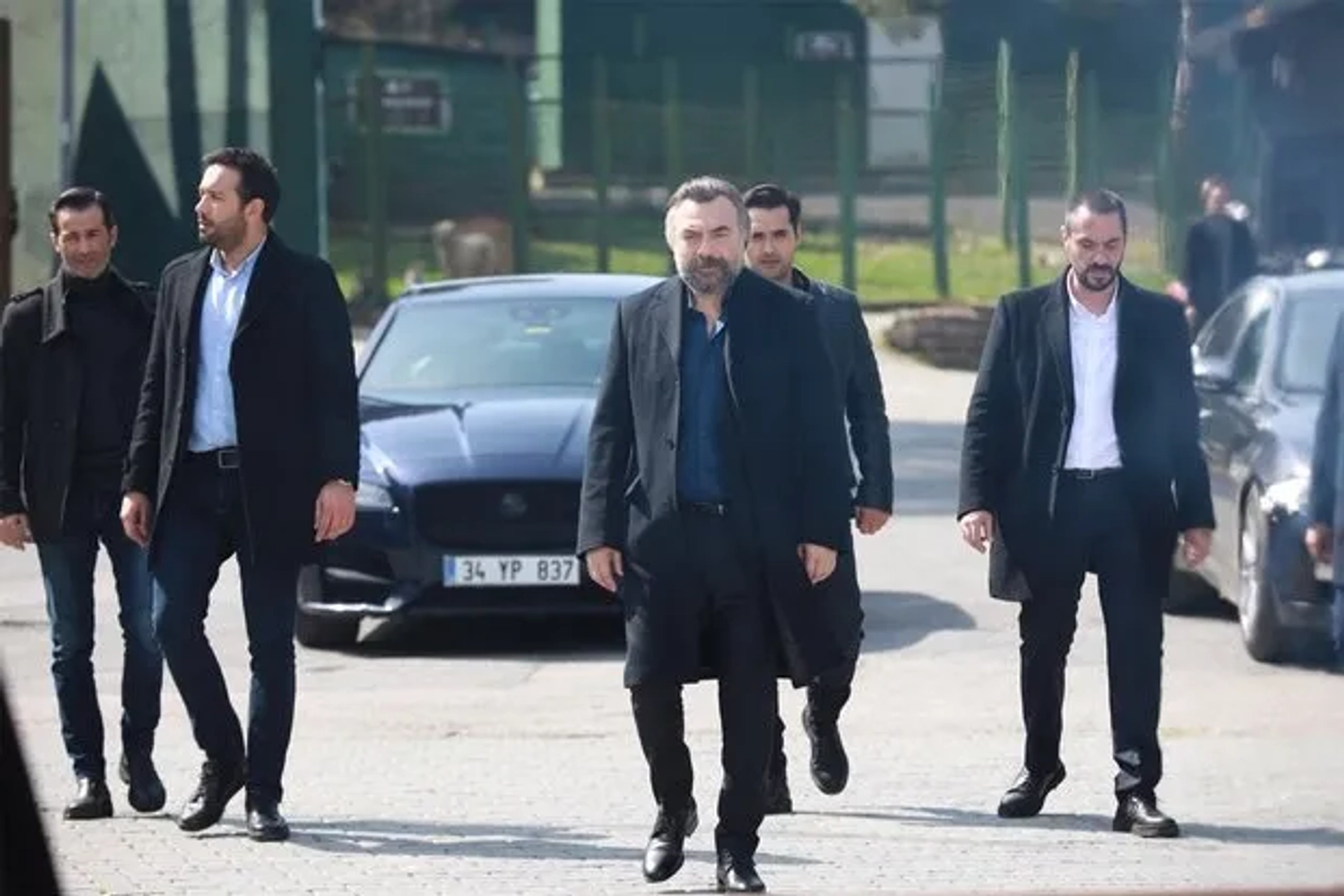 Oktay Kaynarca, Emir Benderlioglu, and Yalcin Hafizoglu in Eskiya Dünyaya Hükümdar Olmaz: 161. Bolum (2020)