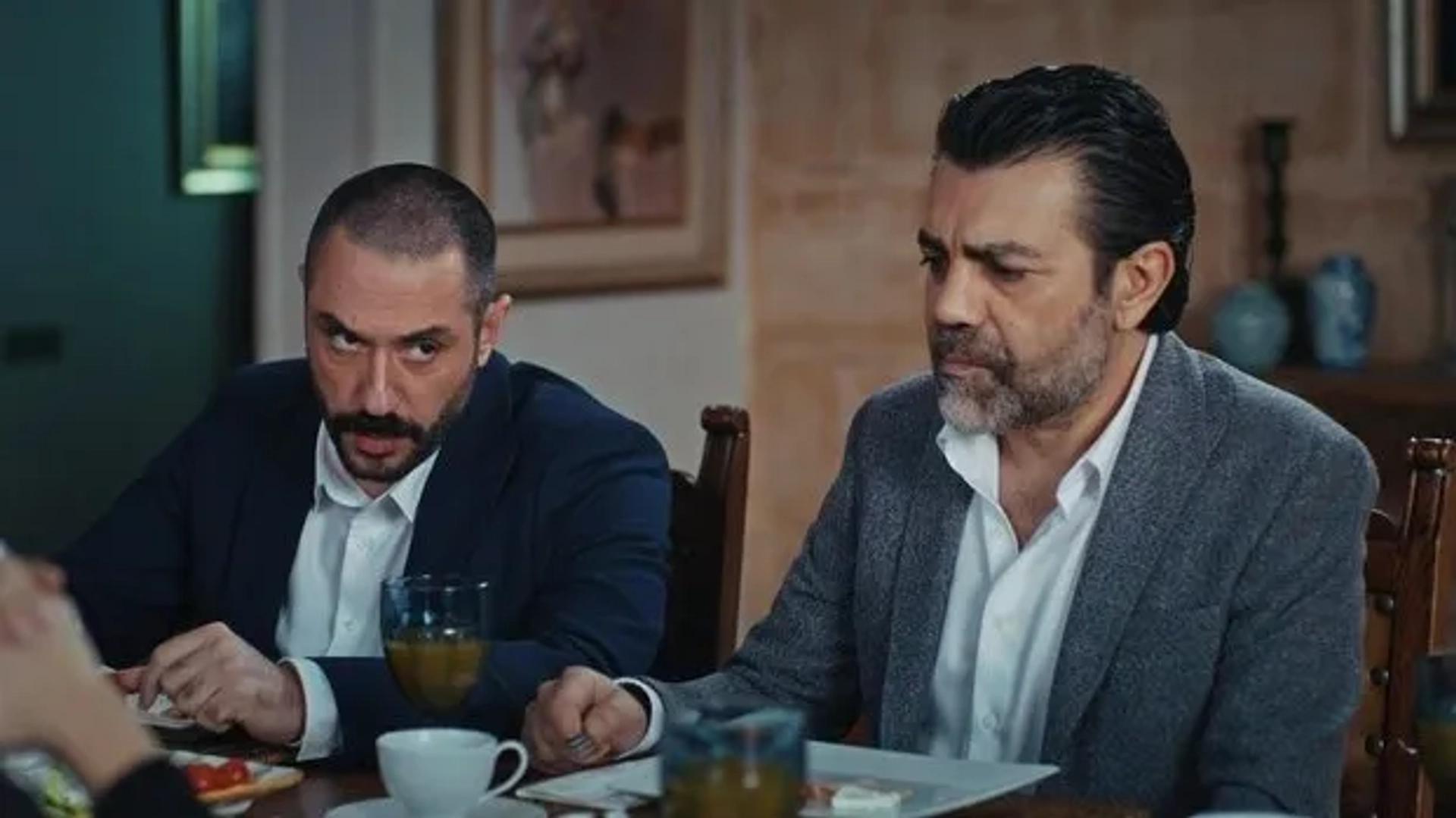 Savas Özdemir and Emir Benderlioglu in Eskiya Dünyaya Hükümdar Olmaz: 158. Bolum (2020)