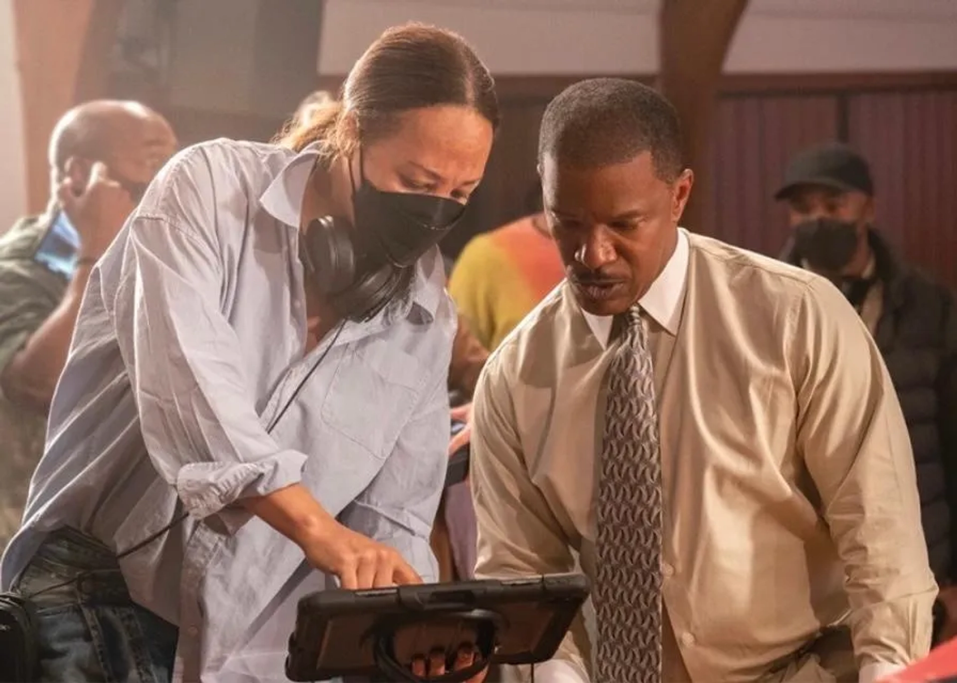 Jamie Foxx and Maggie Betts in The Burial (2023)