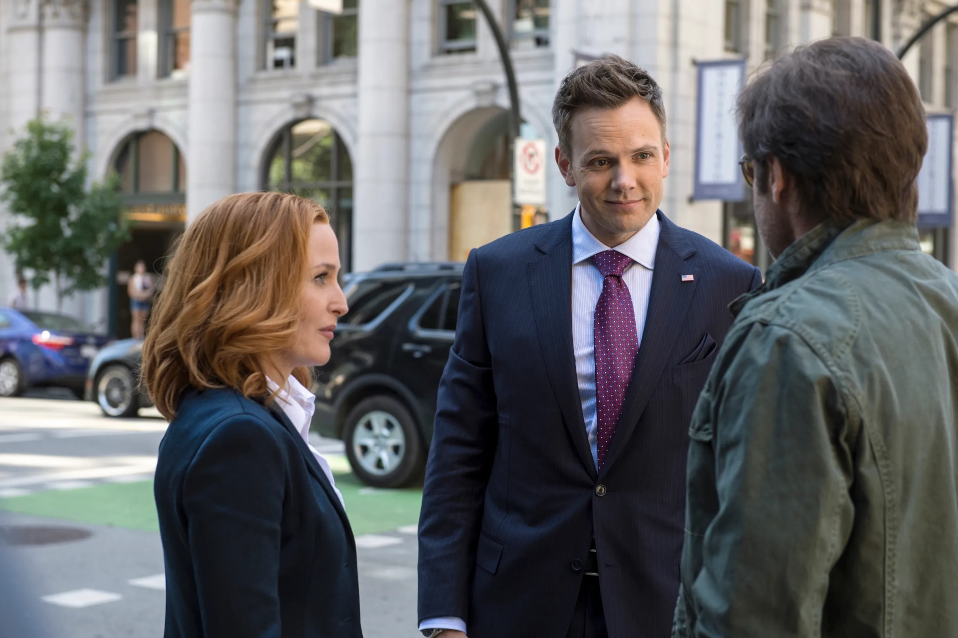 Gillian Anderson, David Duchovny, and Joel McHale in The X-Files (1993)