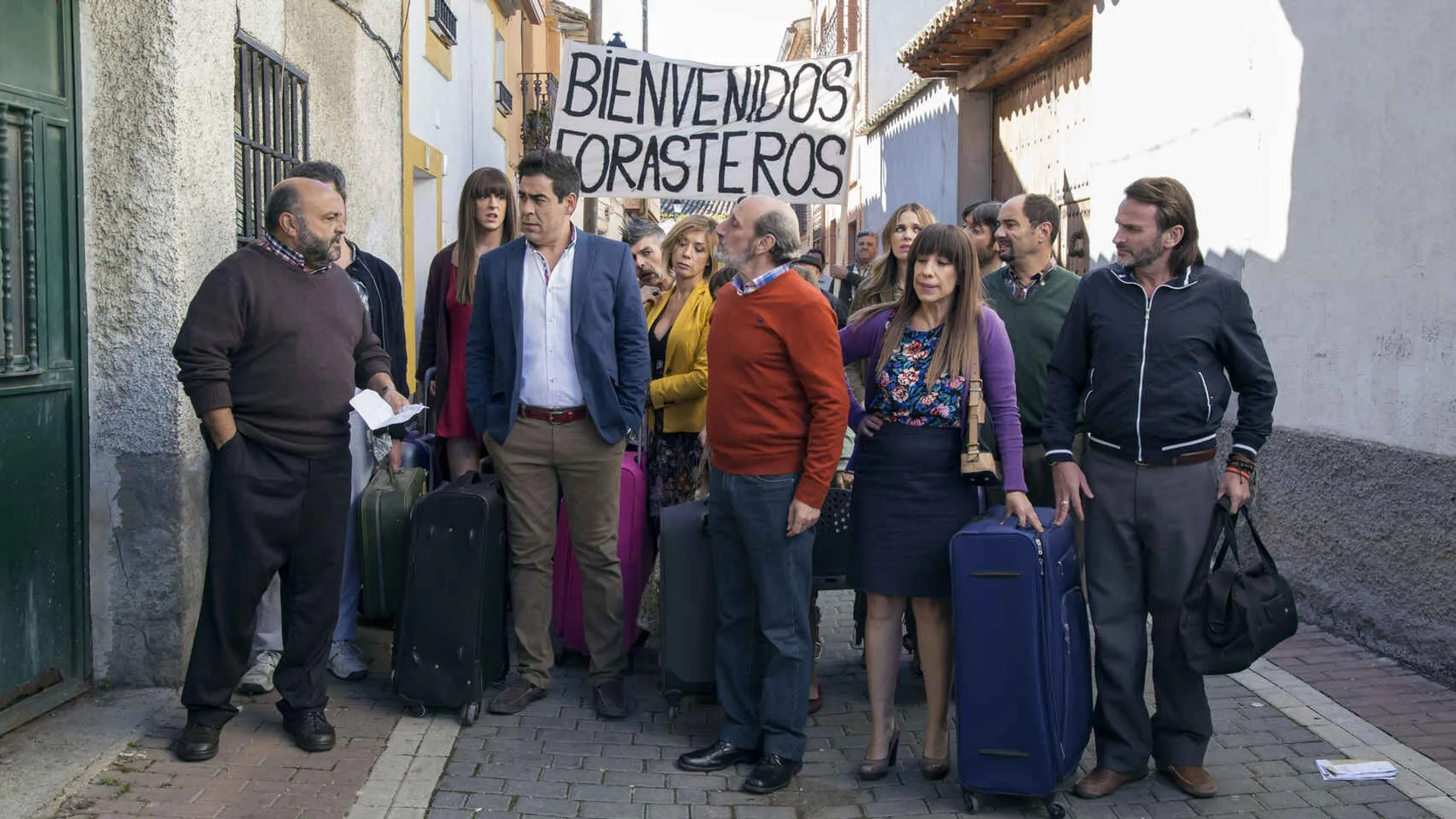 Jesús Castejón, José Luis Gil, Eva Isanta, Nathalie Seseña, Jordi Sánchez, Fernando Tejero, Ernesto Sevilla, Nacho Guerreros, Pablo Chiapella, Vanesa Romero, Víctor Palmero, and Max Marieges in La que se avecina (2007)