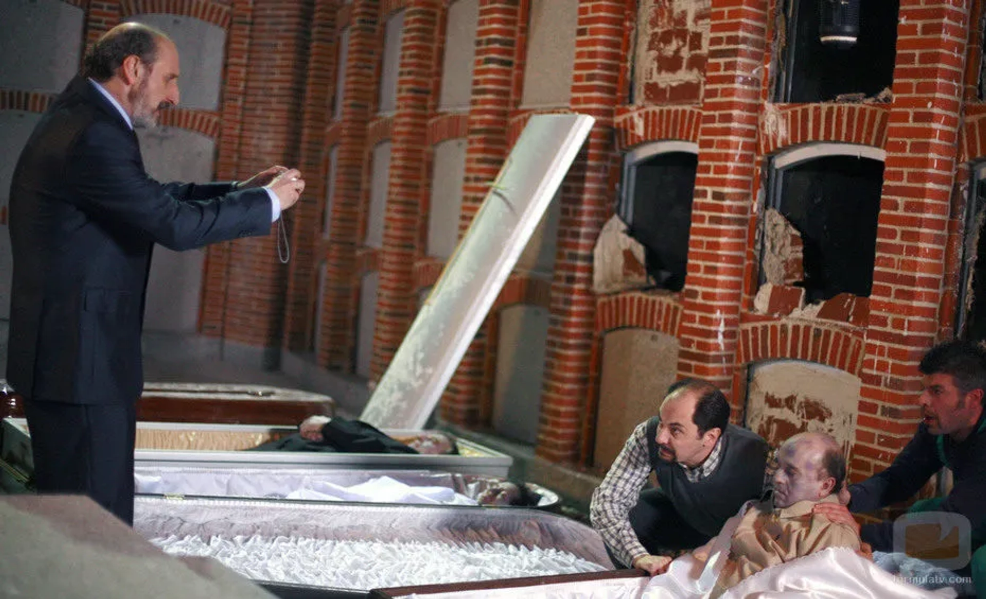 José Luis Gil, Jordi Sánchez, and Nacho Guerreros in La que se avecina (2007)