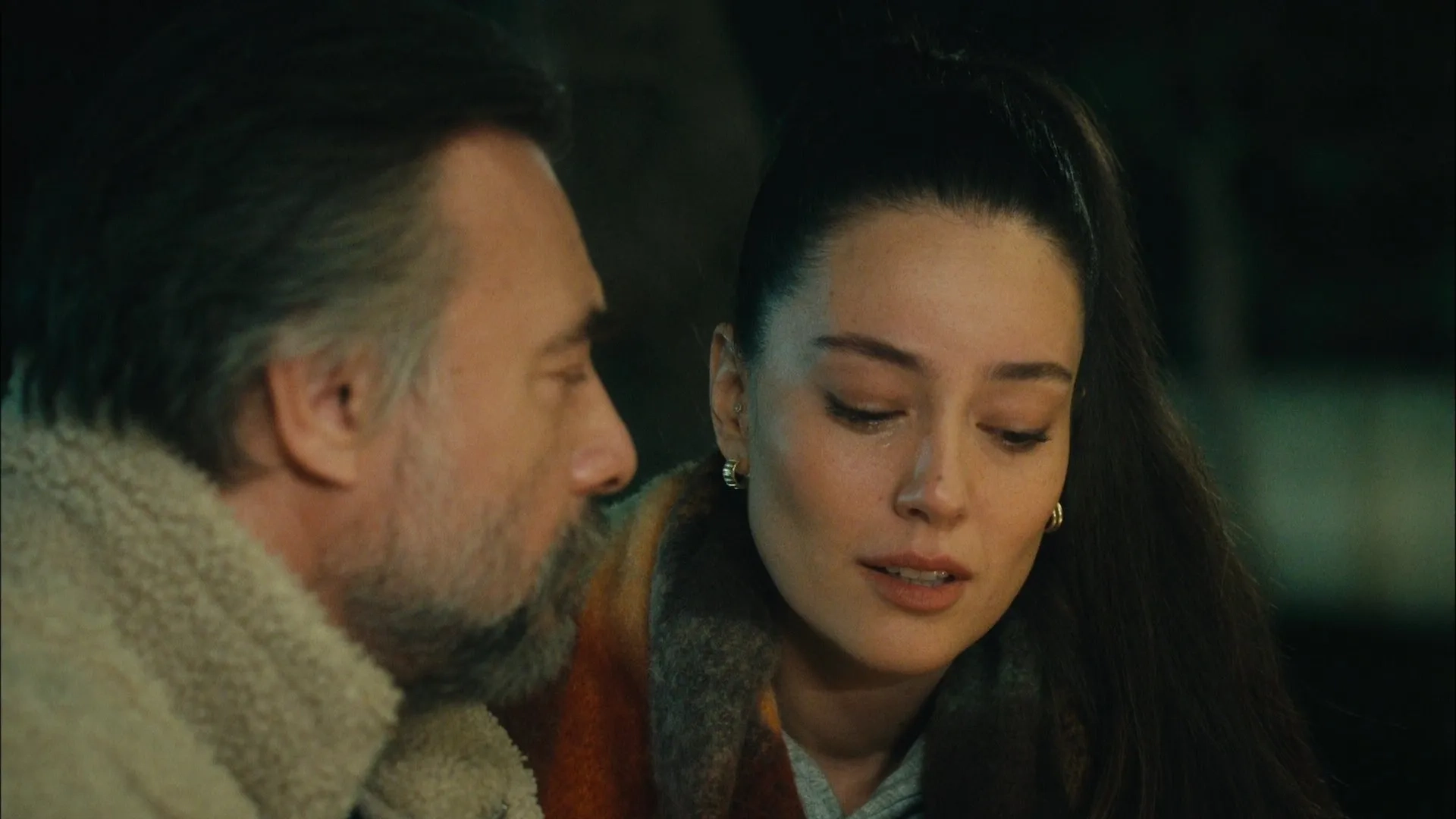 Oktay Kaynarca and Pelin Akil in Ben Bu Cihana Sigmazam (2022)