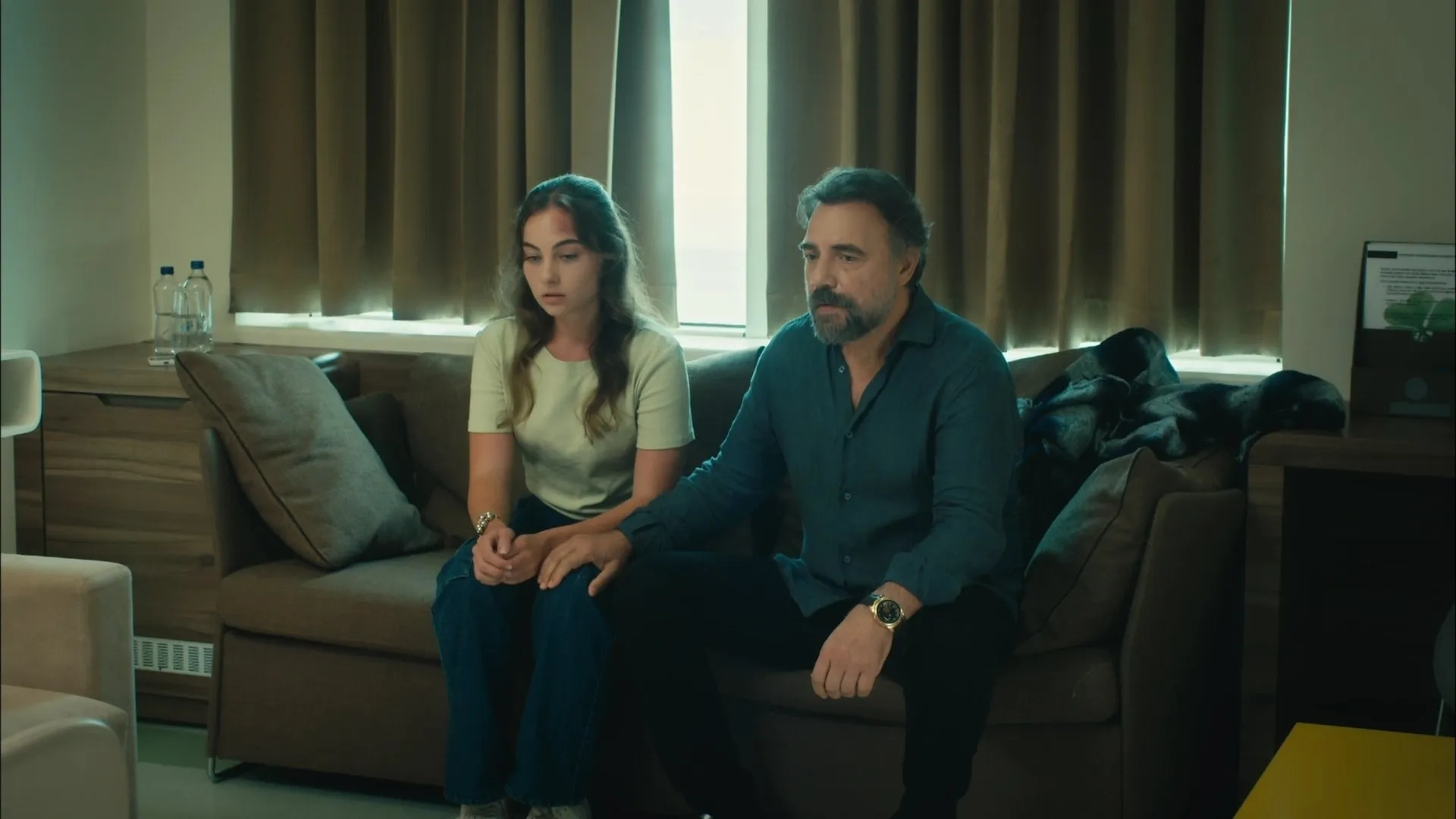 Oktay Kaynarca and Mina Derman in Ben Bu Cihana Sigmazam (2022)