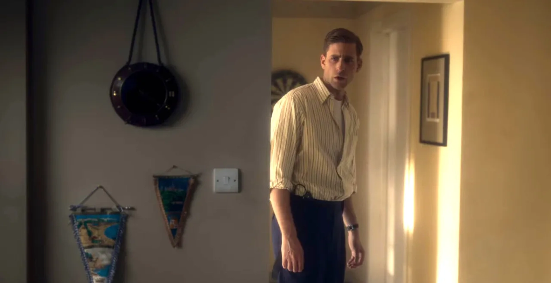 Oliver Jackson-Cohen in The Haunting of Bly Manor (2020)